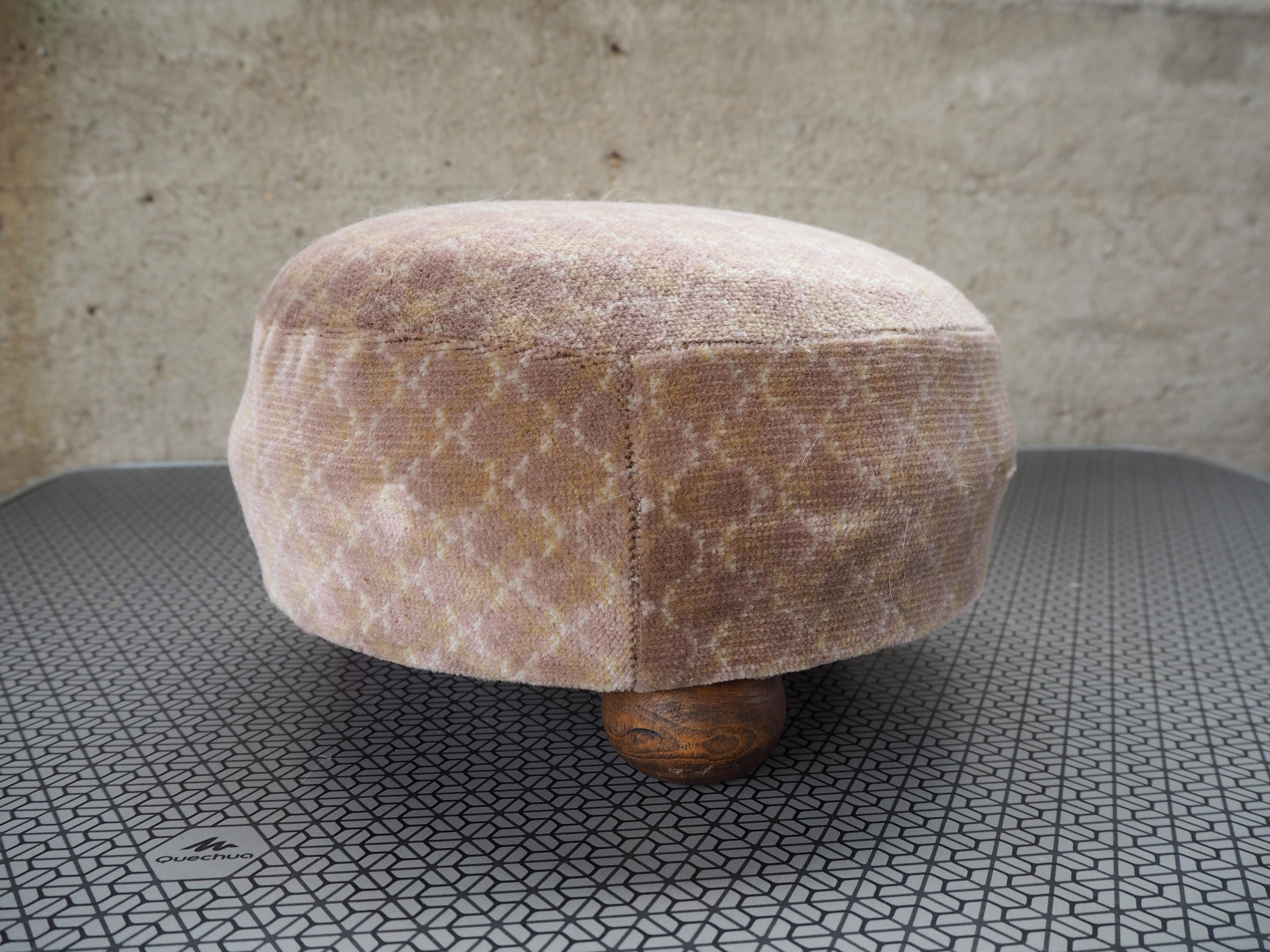 1950's Midcentury Kleines Tabouret oder Fußschemel, Europa im Zustand „Gut“ im Angebot in Praha, CZ