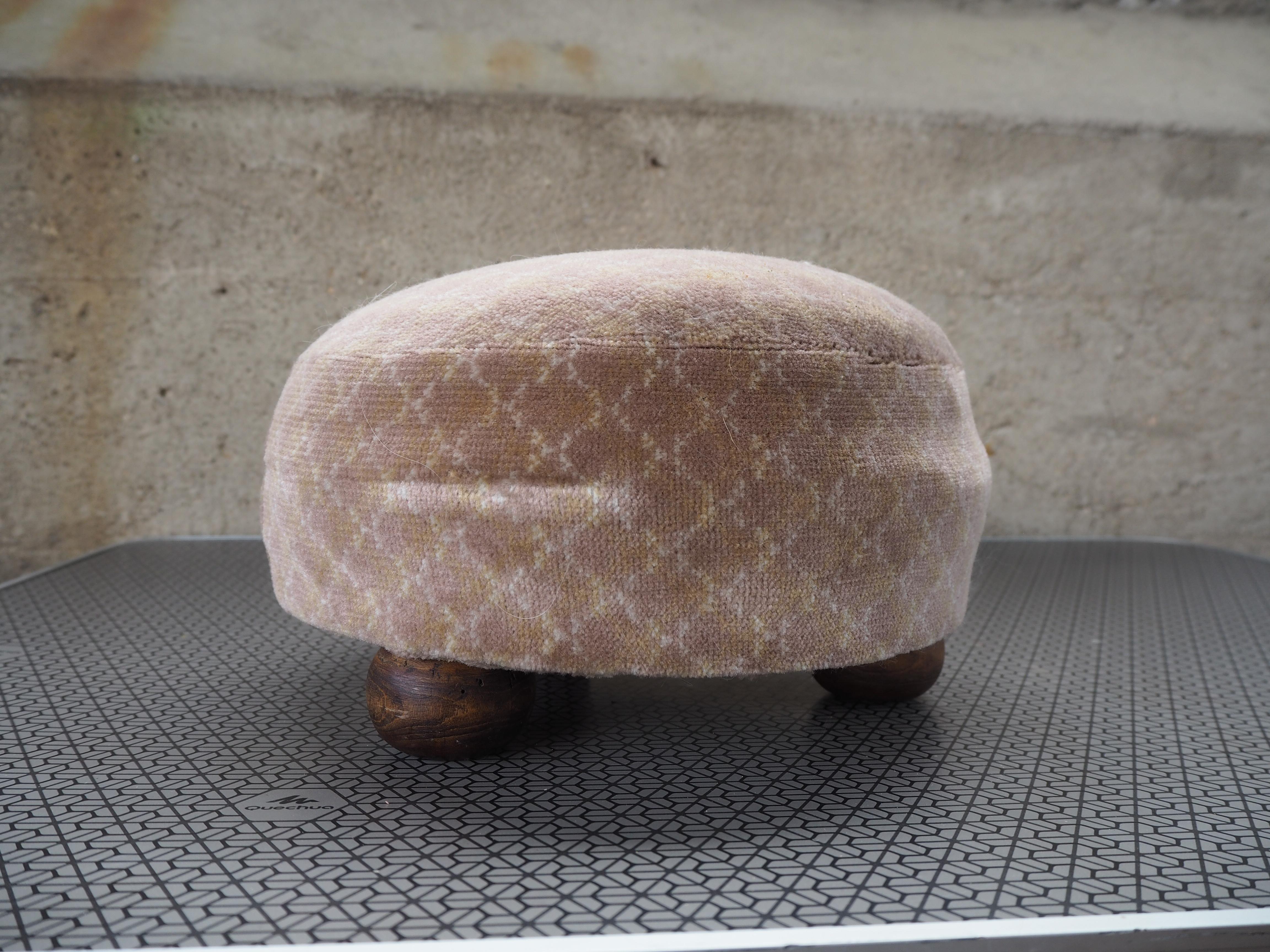 1950's Midcentury Kleines Tabouret oder Fußschemel, Europa (Mitte des 20. Jahrhunderts) im Angebot