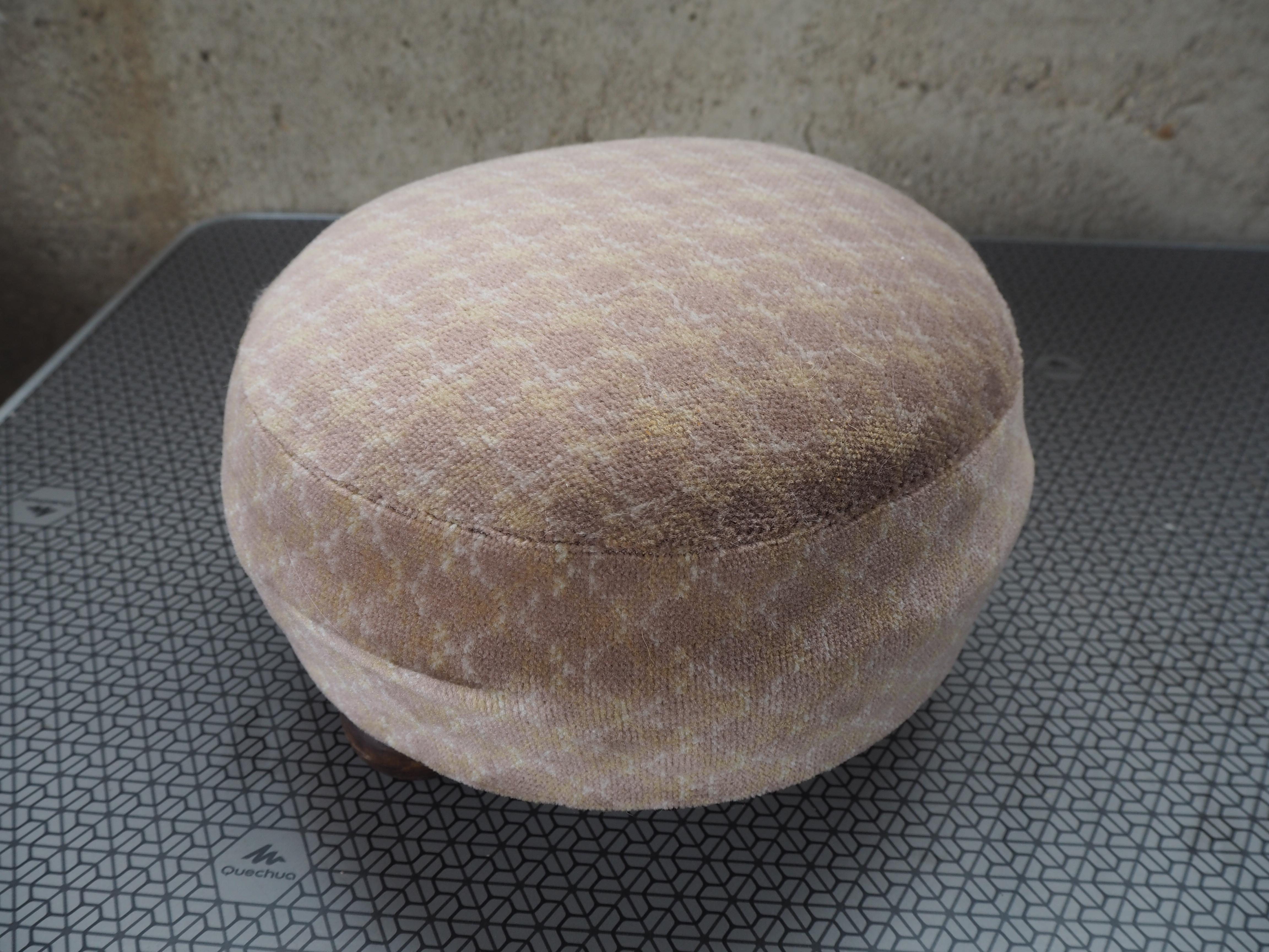 1950's Midcentury Kleines Tabouret oder Fußschemel, Europa (Stoff) im Angebot