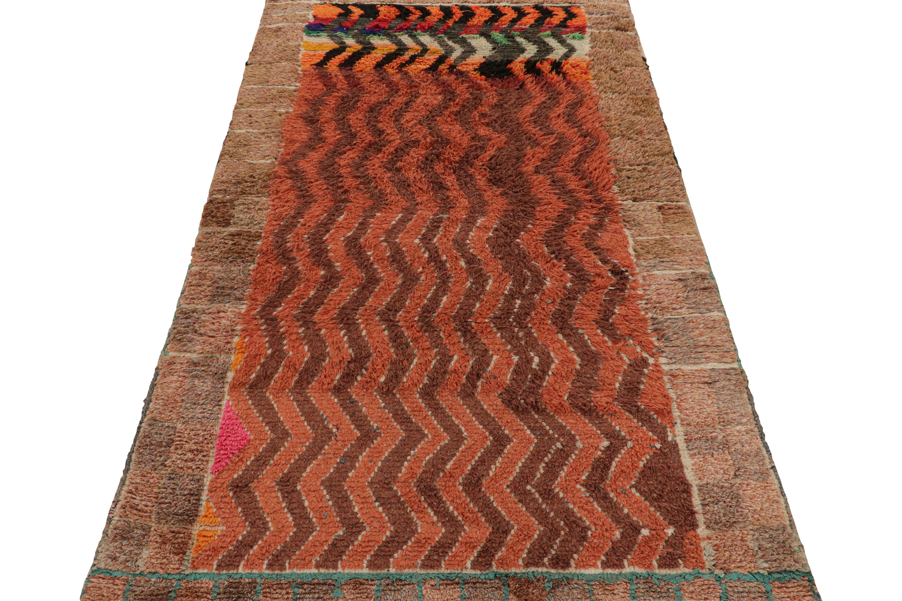 1950s Midcentury Vintage Moroccan Runner Orange Chevron Pattern by Rug & Kilim In Good Condition For Sale In Long Island City, NY