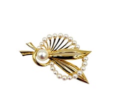 1950s Mikimoto Pearl Yellow Gold Brooch