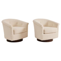 1950s Milo Baughman Attributed Swivel Tub Chairs in Ivory Boucle - Set of 2