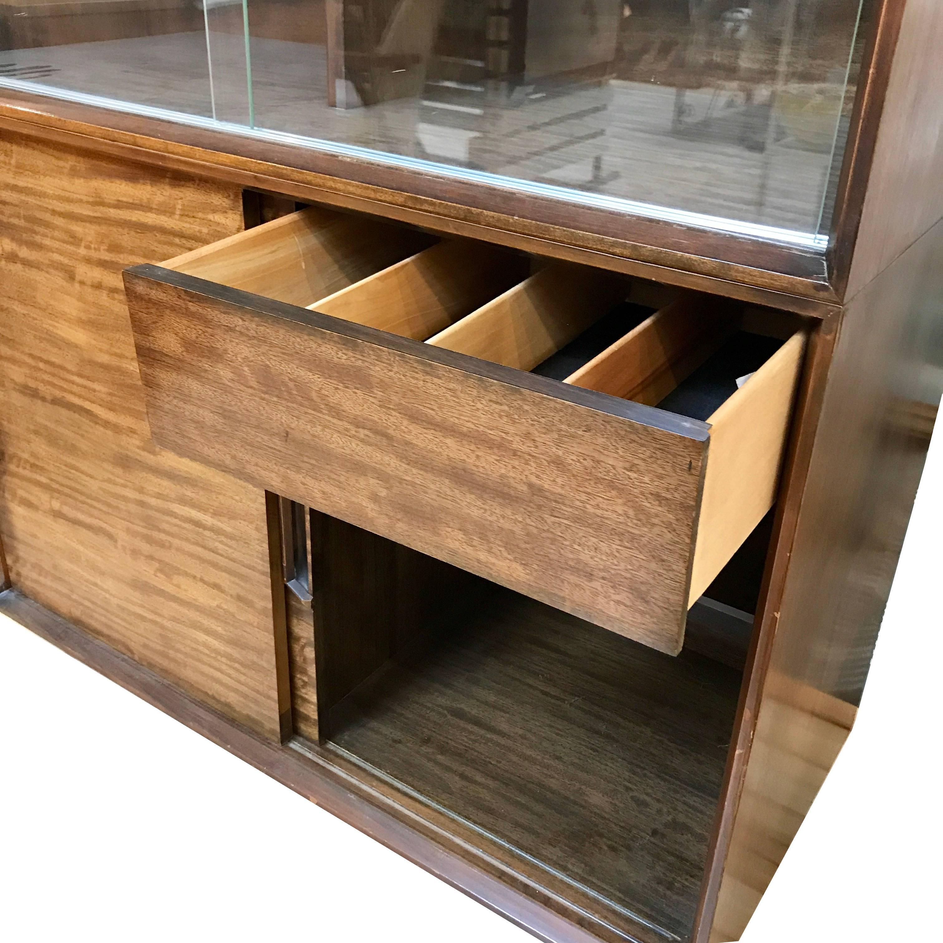 Mid-20th Century 1950s Milo Baughman for Drexel Perspective Mindoro Wood China Hutch For Sale