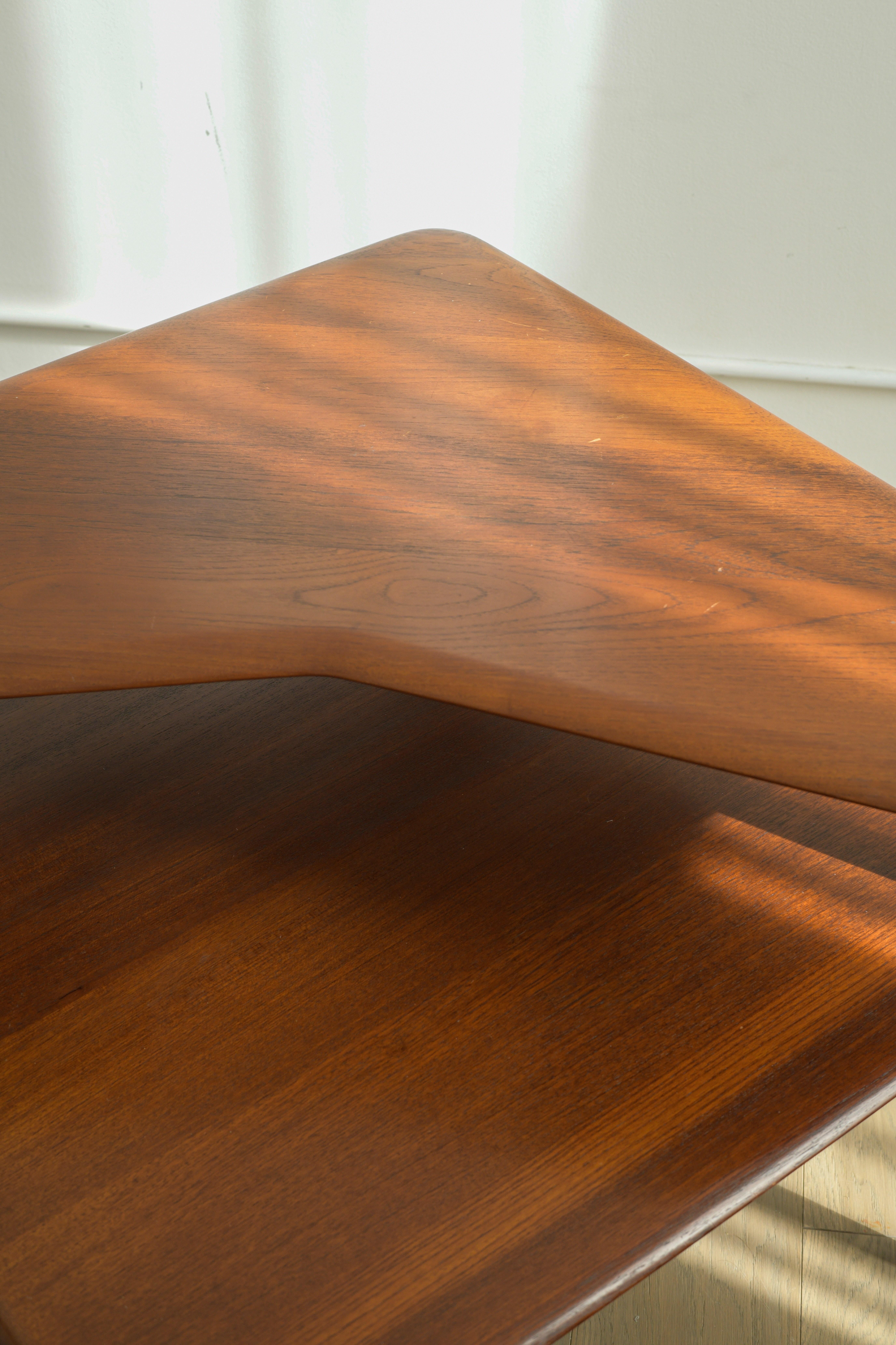 Danois Table d'appoint 