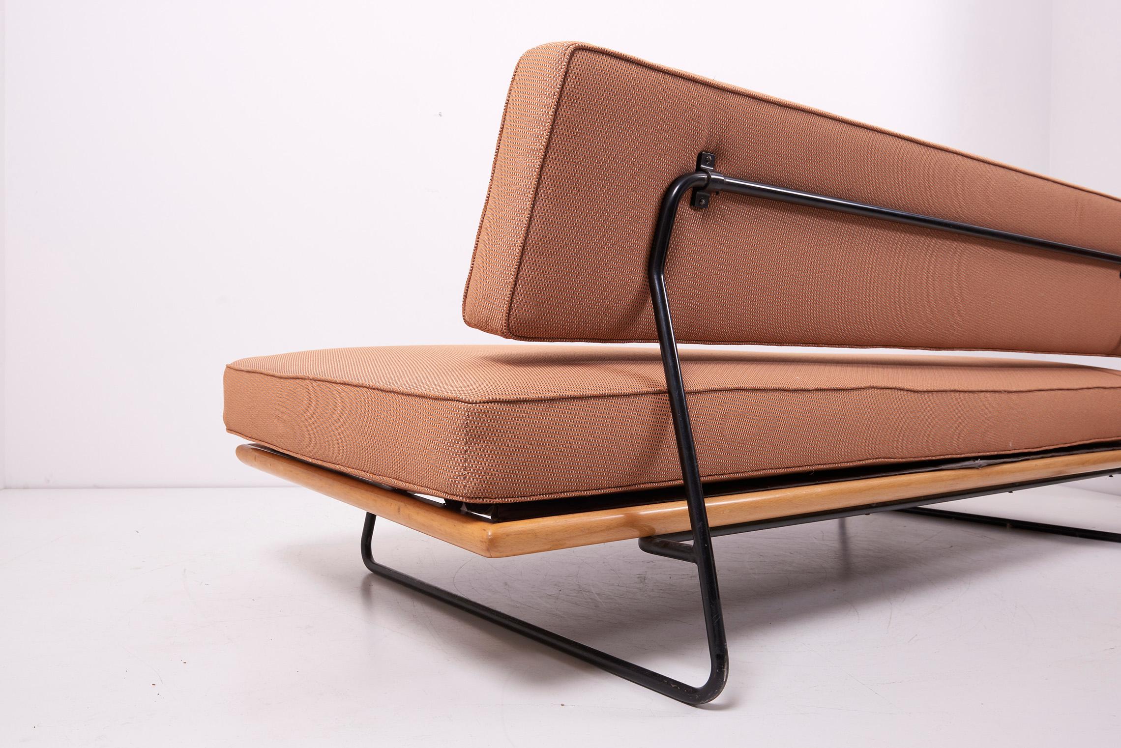 1950s Minimalist Daybed Rolf Grunow for Knoll, Beechwood & Metal, New Upholstery 3