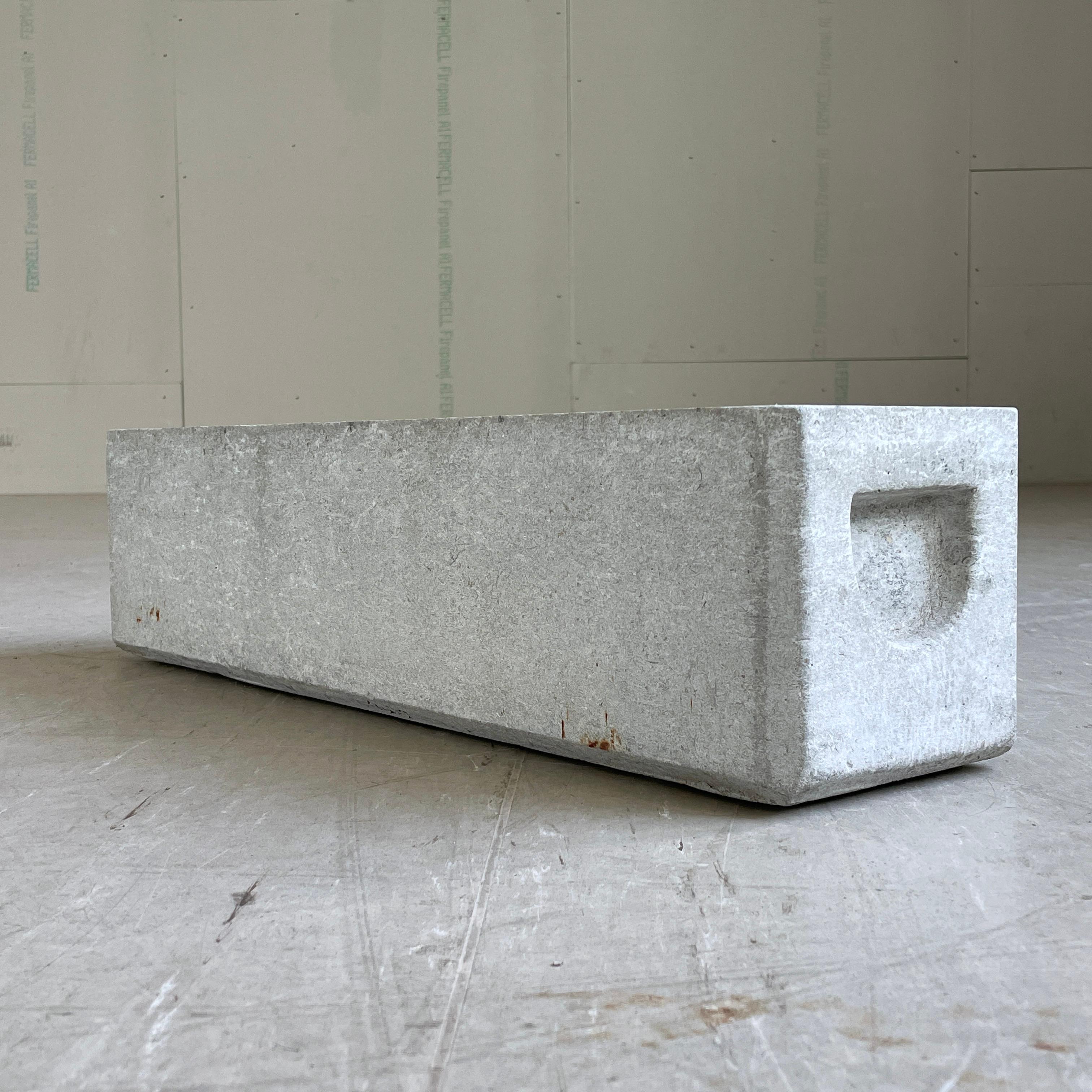 1950's minimalist planter by Swiss designer, Willy Guhl for Eternit AG - No. 1 In Good Condition In Bern, CH