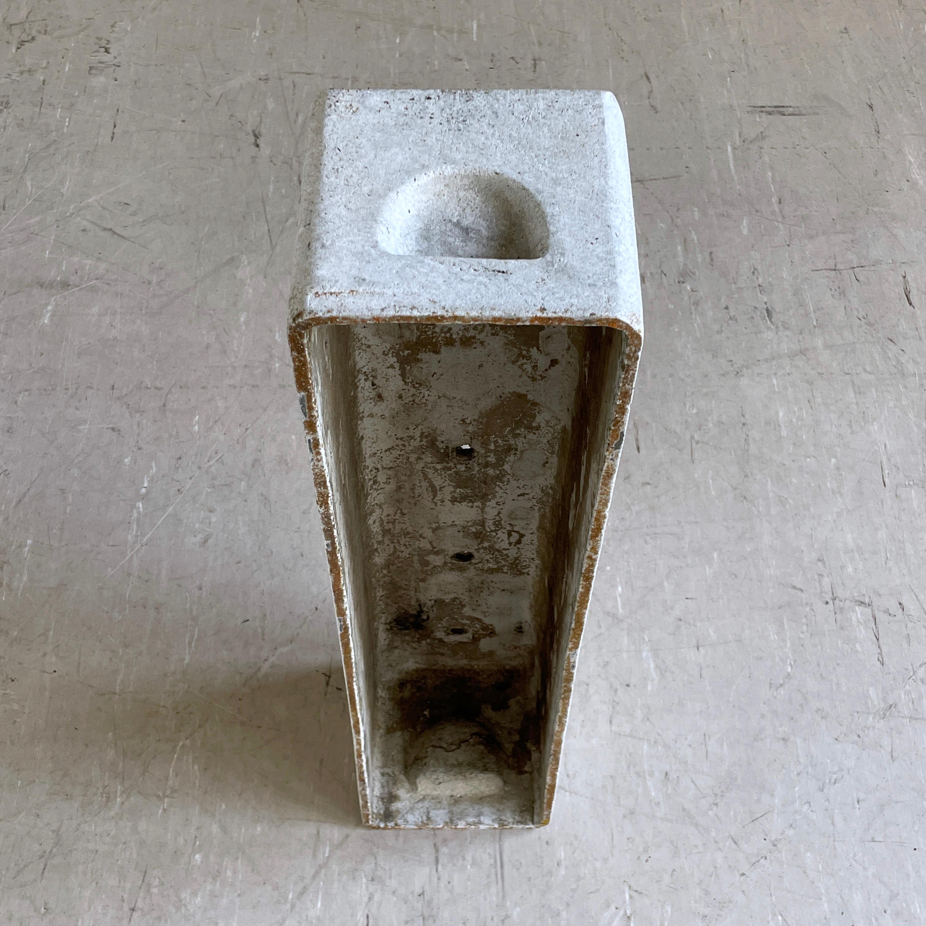 1950's minimalist planter by Swiss designer, Willy Guhl for Eternit AG - No. 3 6