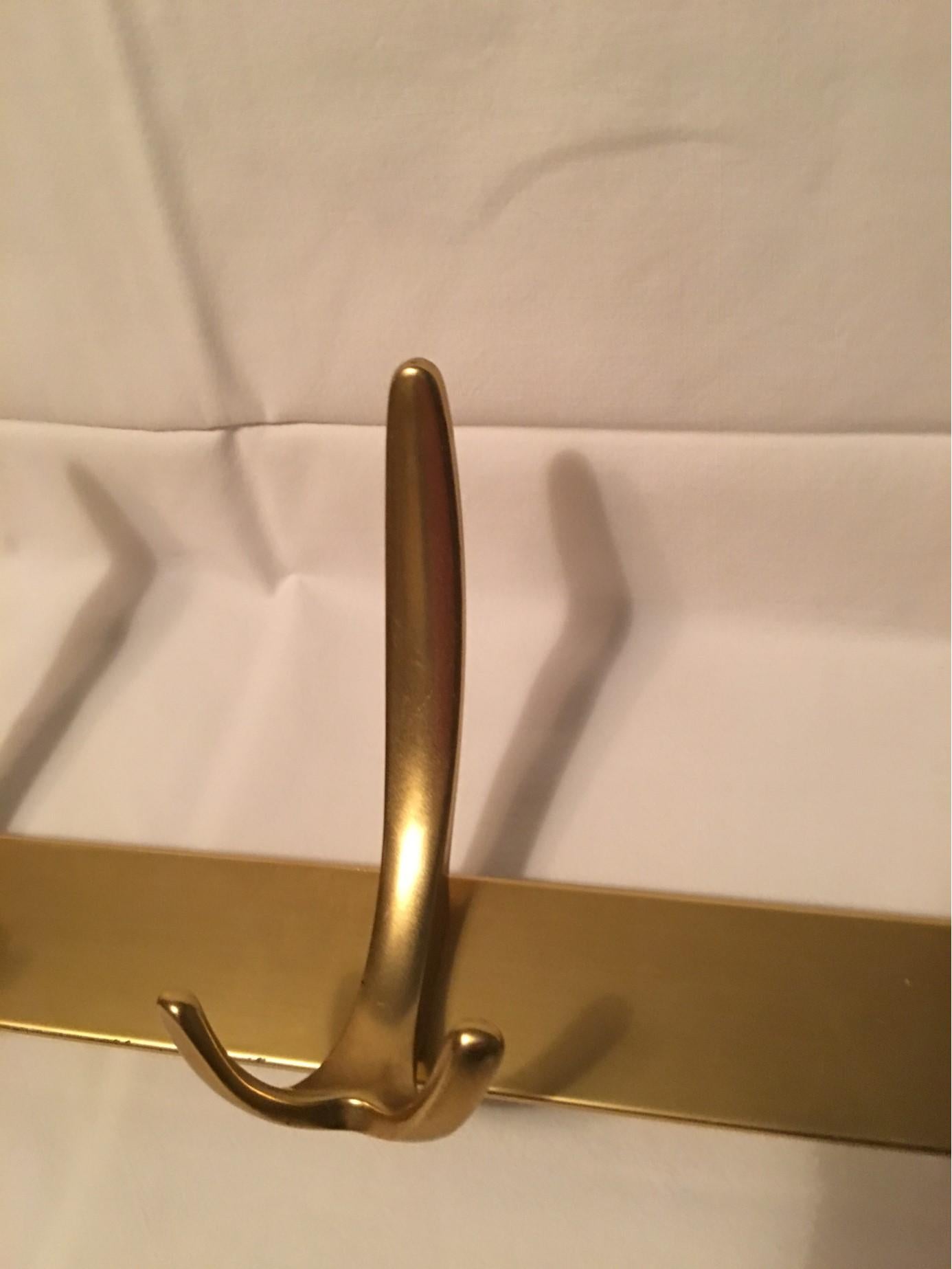 1950s Minimalist Wall Hook for Coats In Good Condition For Sale In Frisco, TX