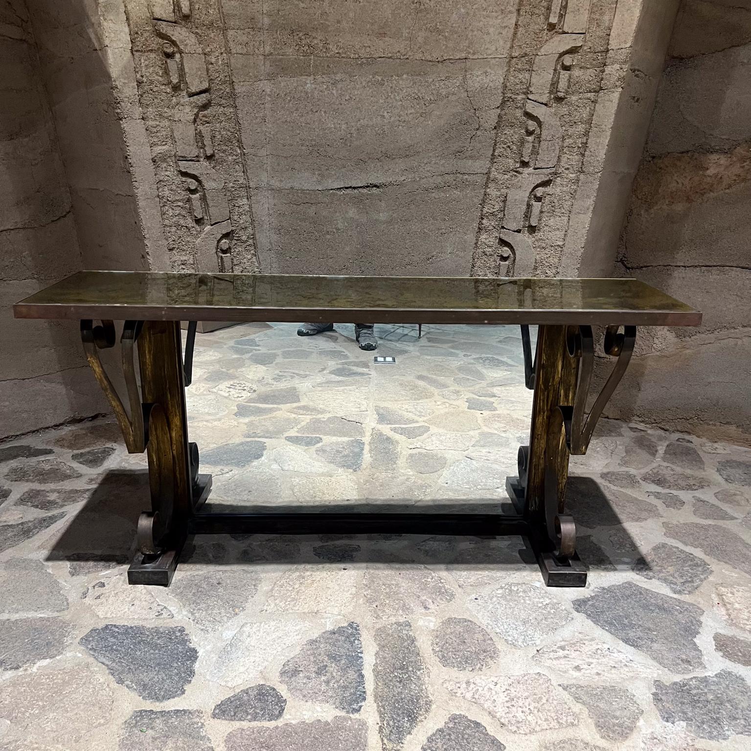 Metà XX secolo Console da parete in eglomisé specchiato del 1950 Arturo Pani Città del Messico in vendita