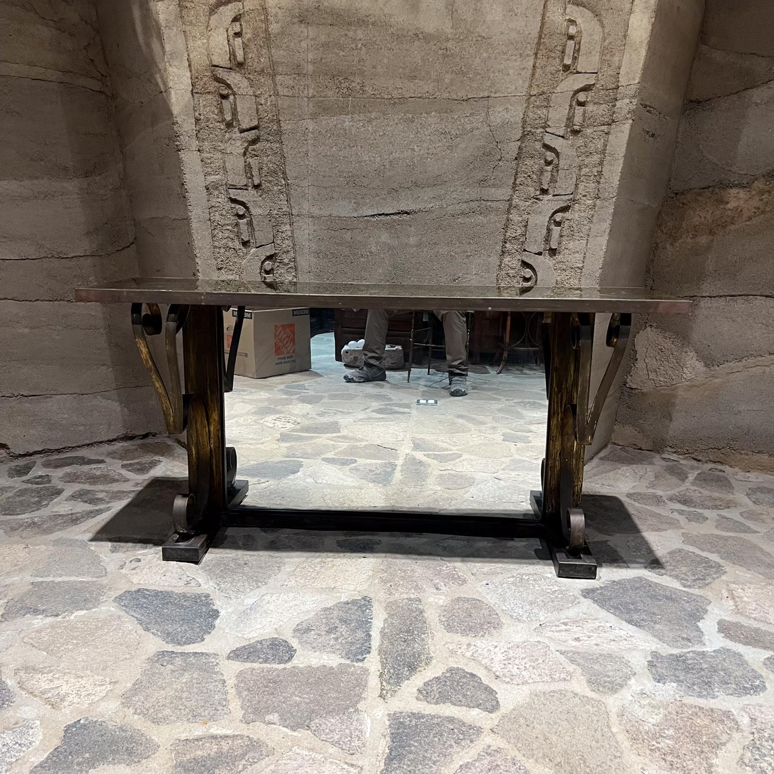 Bronzo Console da parete in eglomisé specchiato del 1950 Arturo Pani Città del Messico in vendita