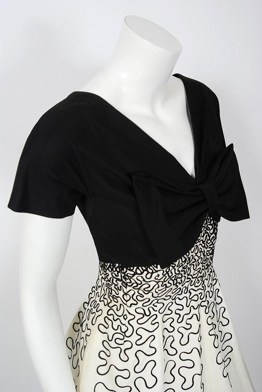 1950's Miss Elliette Embroidered Black & Beige Cotton Shelf-Bust Bow Full Dress In Good Condition In Beverly Hills, CA