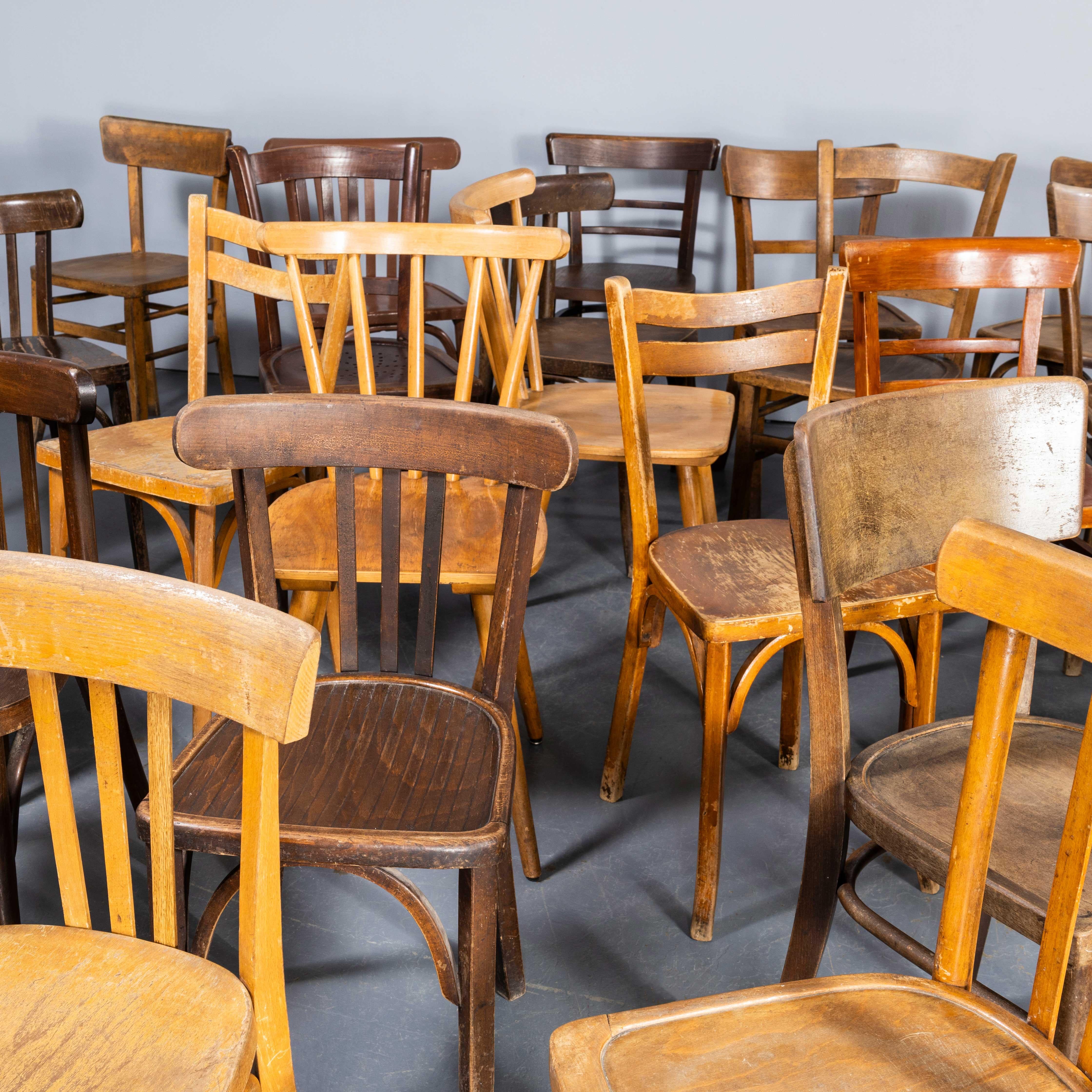 Francese Sedie da pranzo pub classiche in bengala degli anni '50 - Buone quantità disponibili in vendita