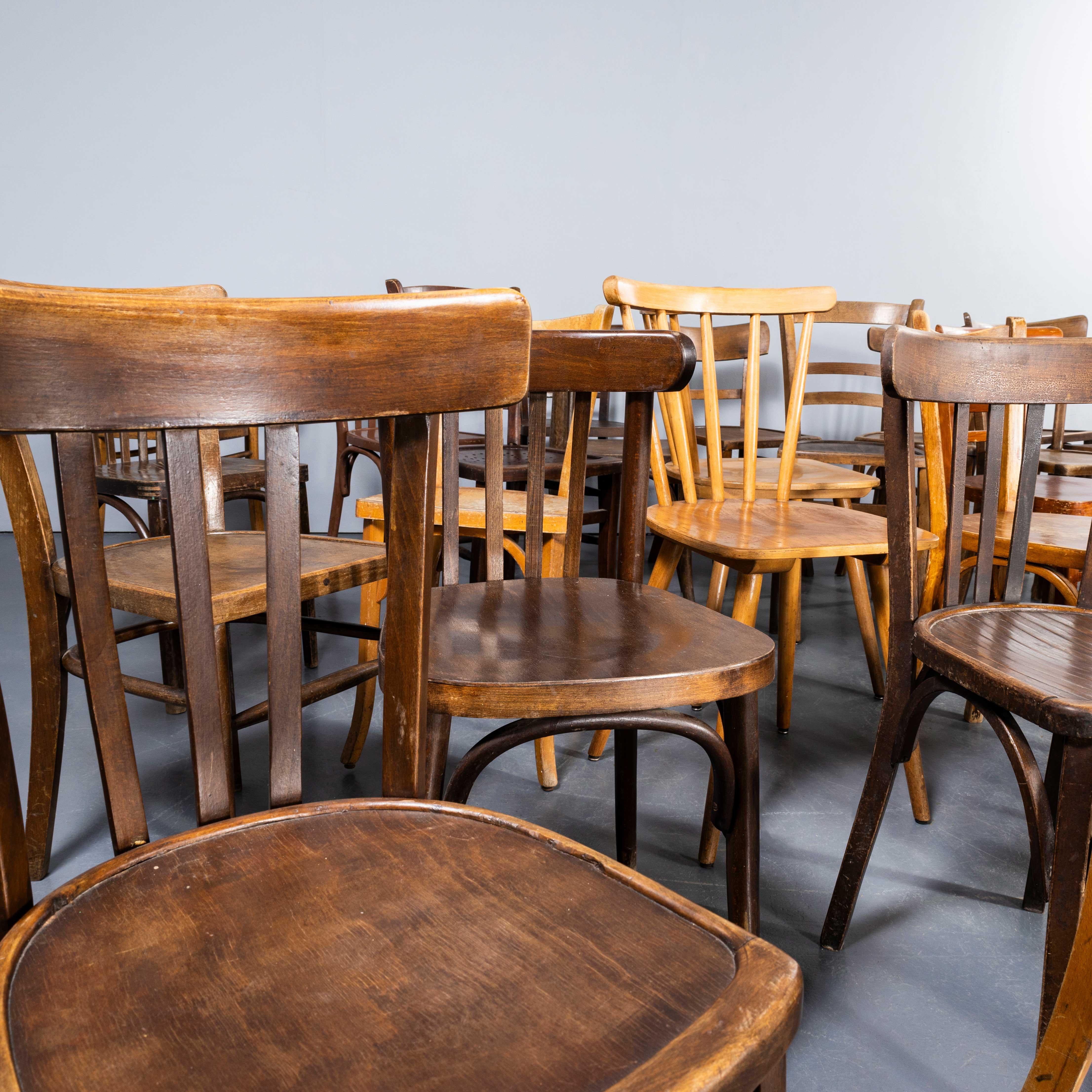 Sedie da pranzo pub classiche in bengala degli anni '50 - Buone quantità disponibili In condizioni buone in vendita a Hook, Hampshire