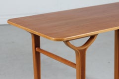 1950 Mølgaard & Mølgaard AX Tavolino in teak e faggio per Fritz Hansen, Danimarca