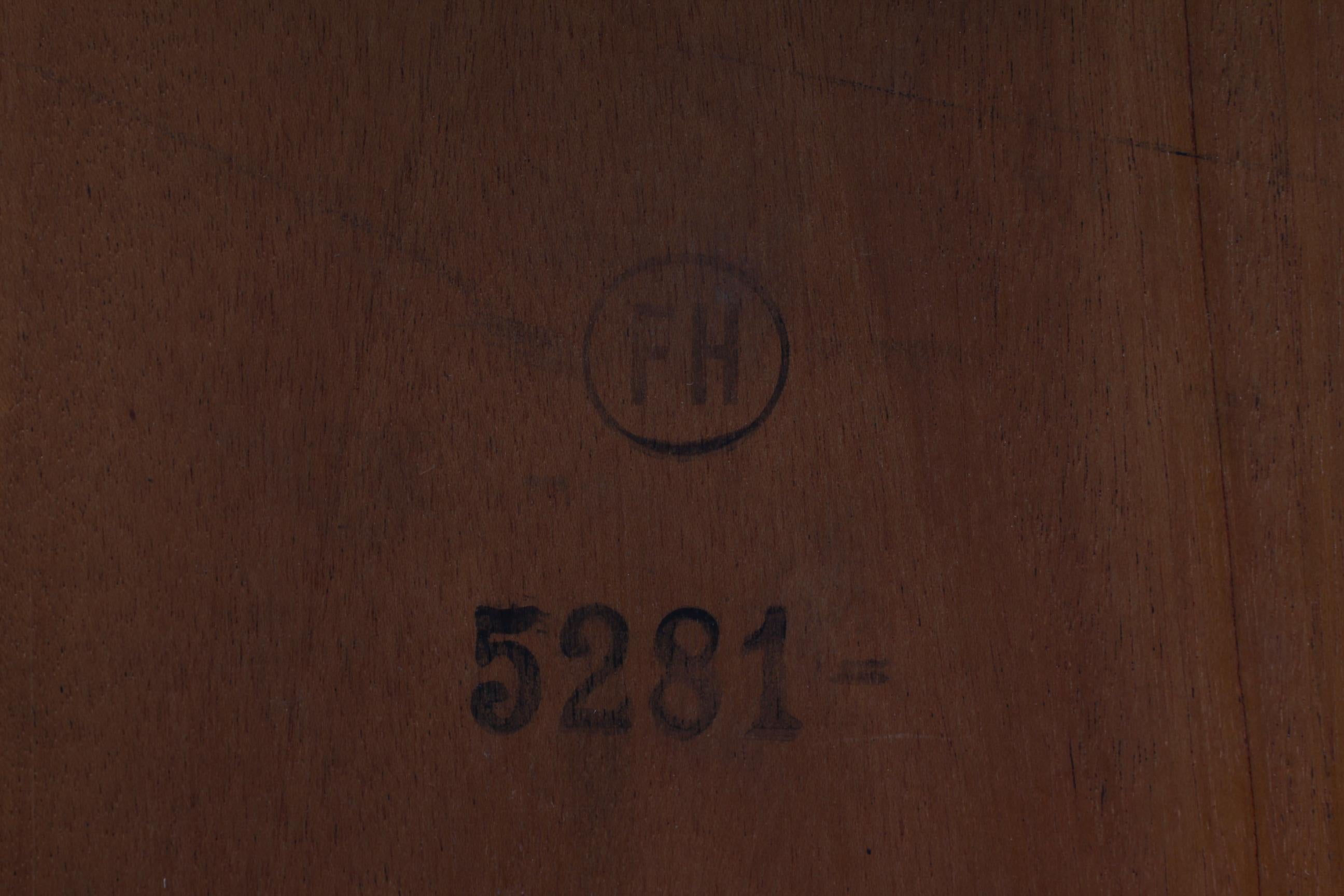 Travail du bois Table basse AX en teck et hêtre de Mlgaard & Hvidt des années 1950 pour Fritz Hansen, Danemark en vente
