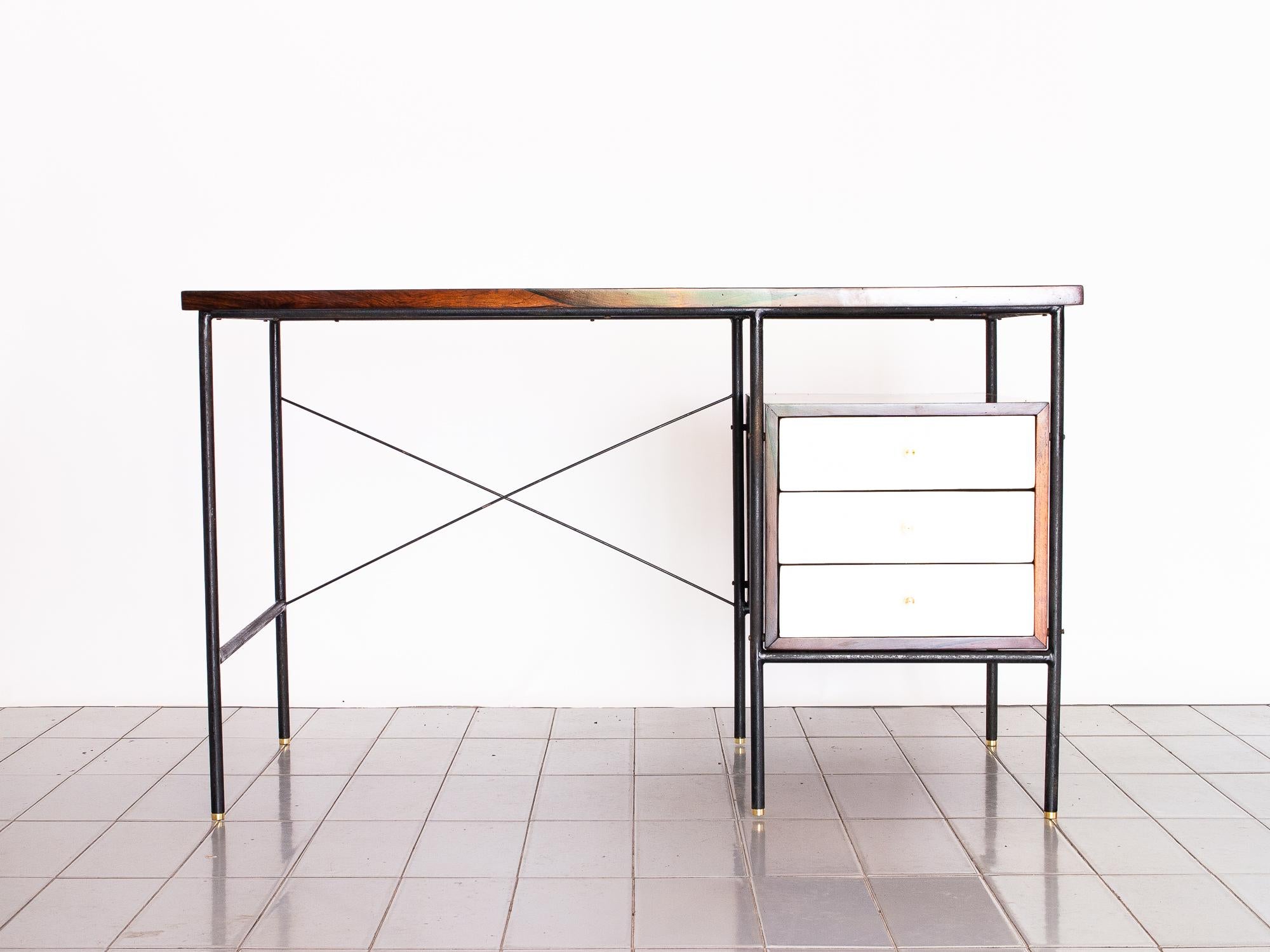 Brazilian 1950s Model '1015' Desk in Iron and Rosewood by Geraldo de Barros, Brazil Modern