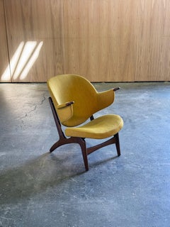 Sillón Modelo 33 de los años 50 de Carl Edward Matthes en teca y tela a rayas