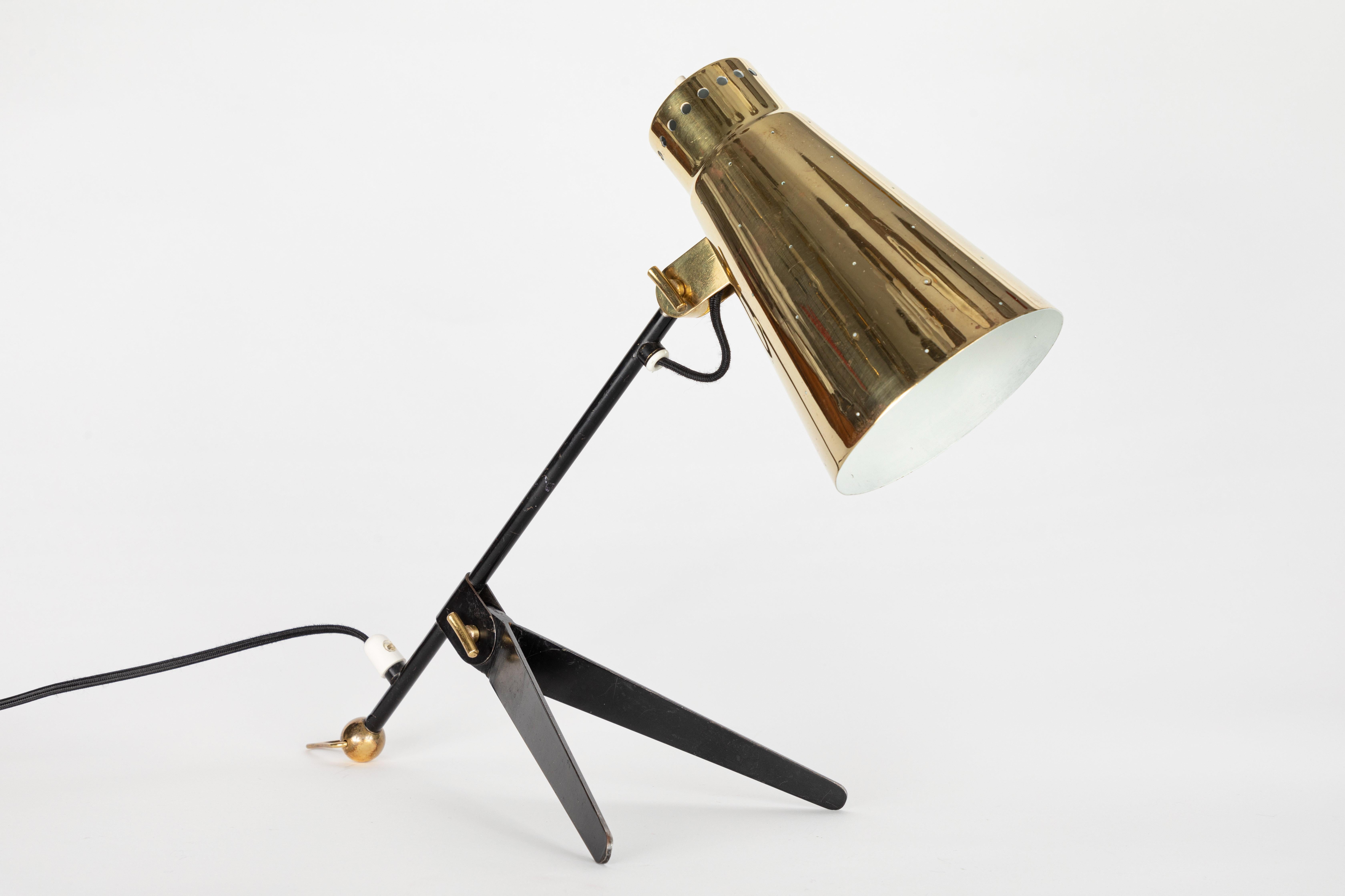 Mid-20th Century 1950s Model 'EV70' Wall or Table Lamp for Itsu, Finland