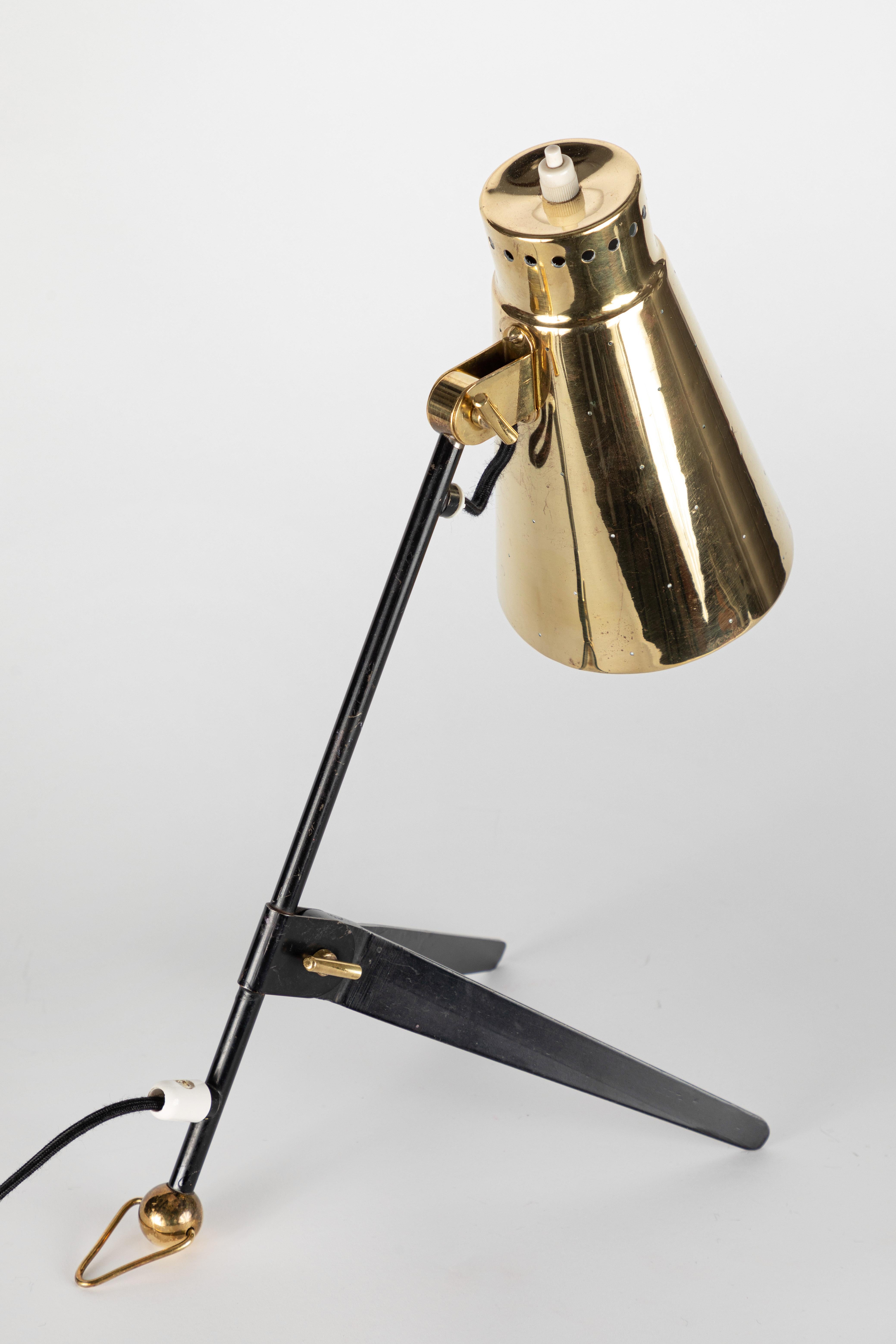 Brass 1950s Model 'EV70' Wall or Table Lamp for Itsu, Finland