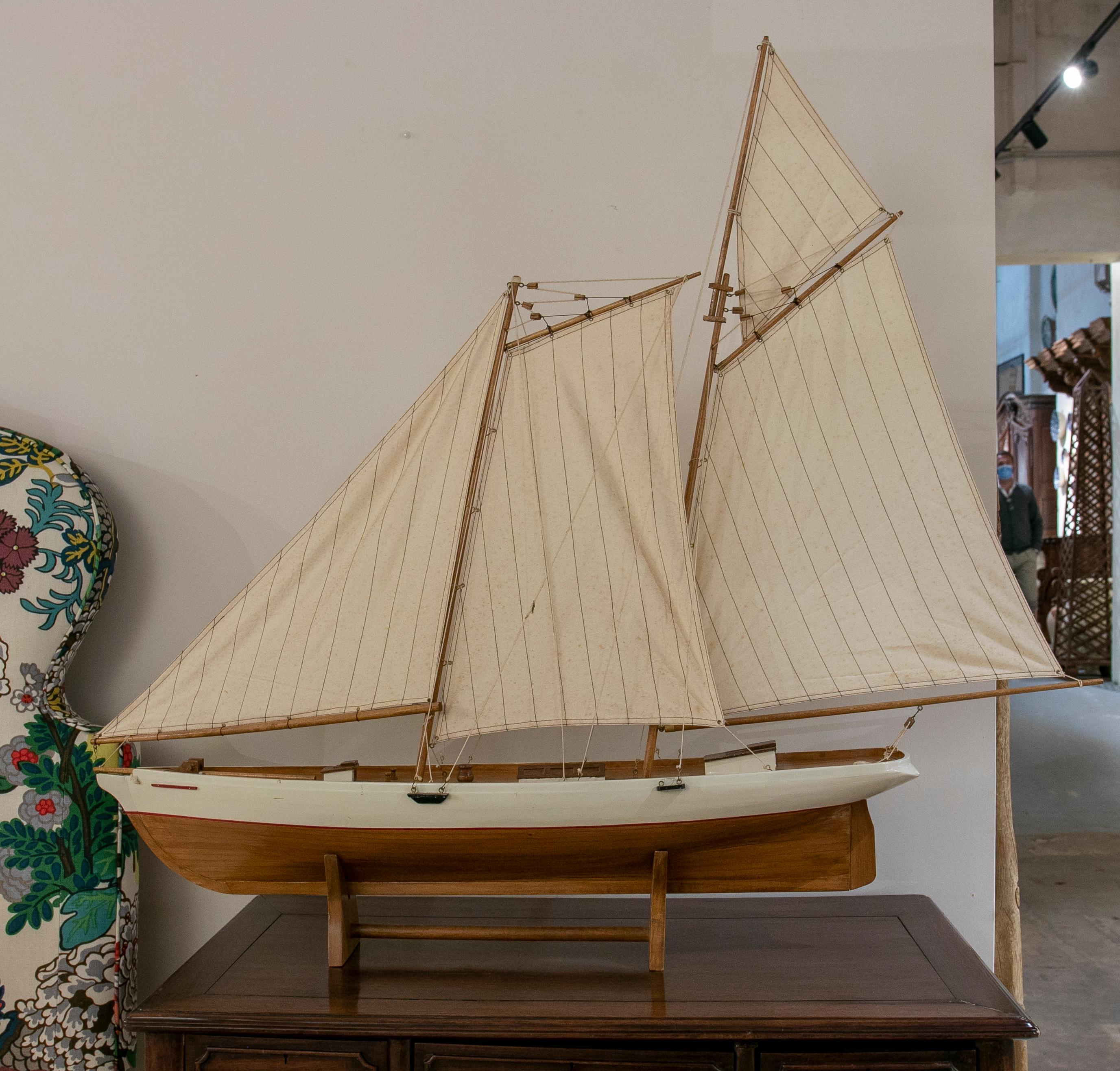 1950s Model of a Wooden Boat with Sails In Good Condition In Marbella, ES