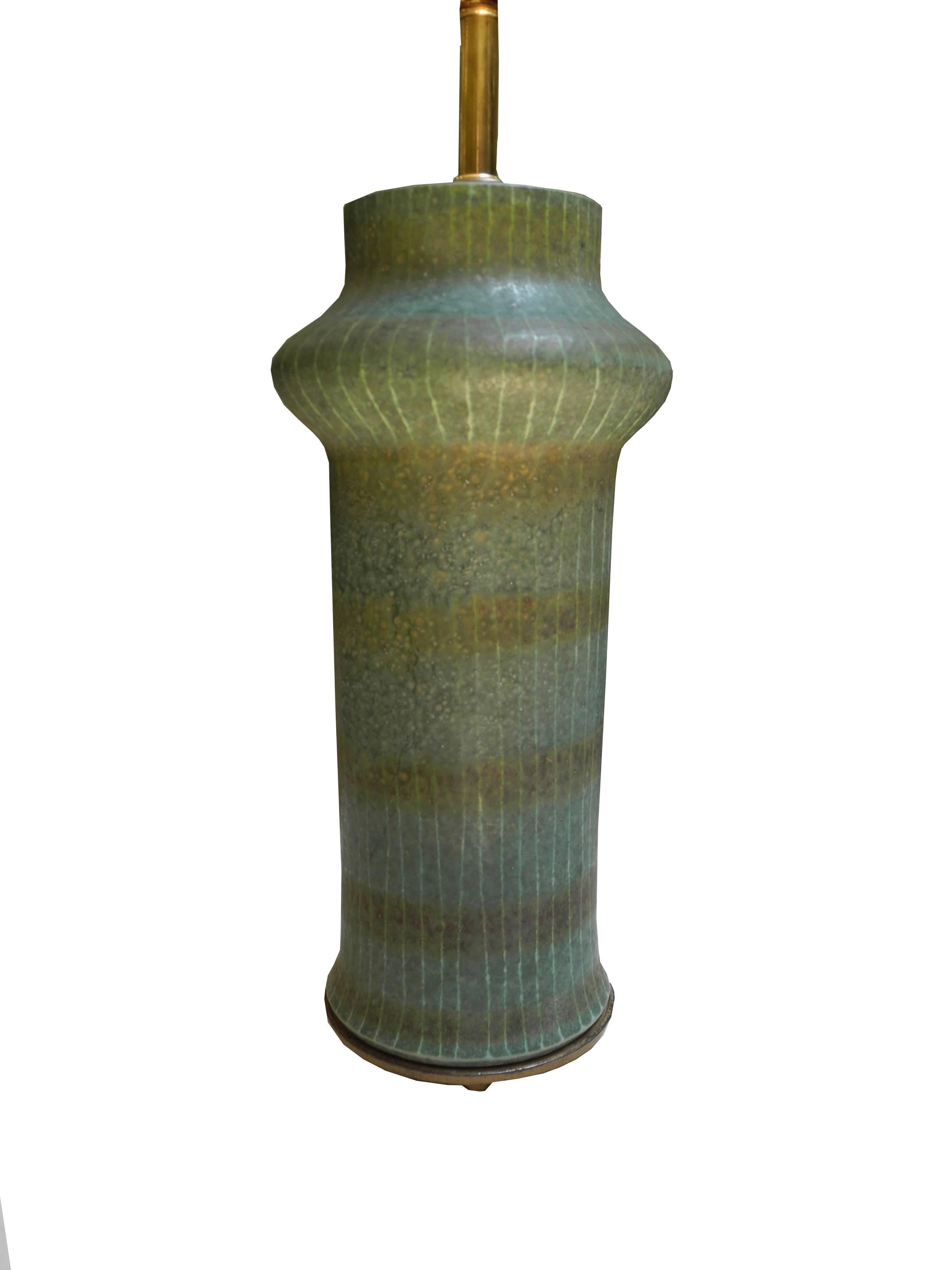 20th Century 1950s Modern Asian Vessel Style Italian Ceramic Green Table Lamp For Sale
