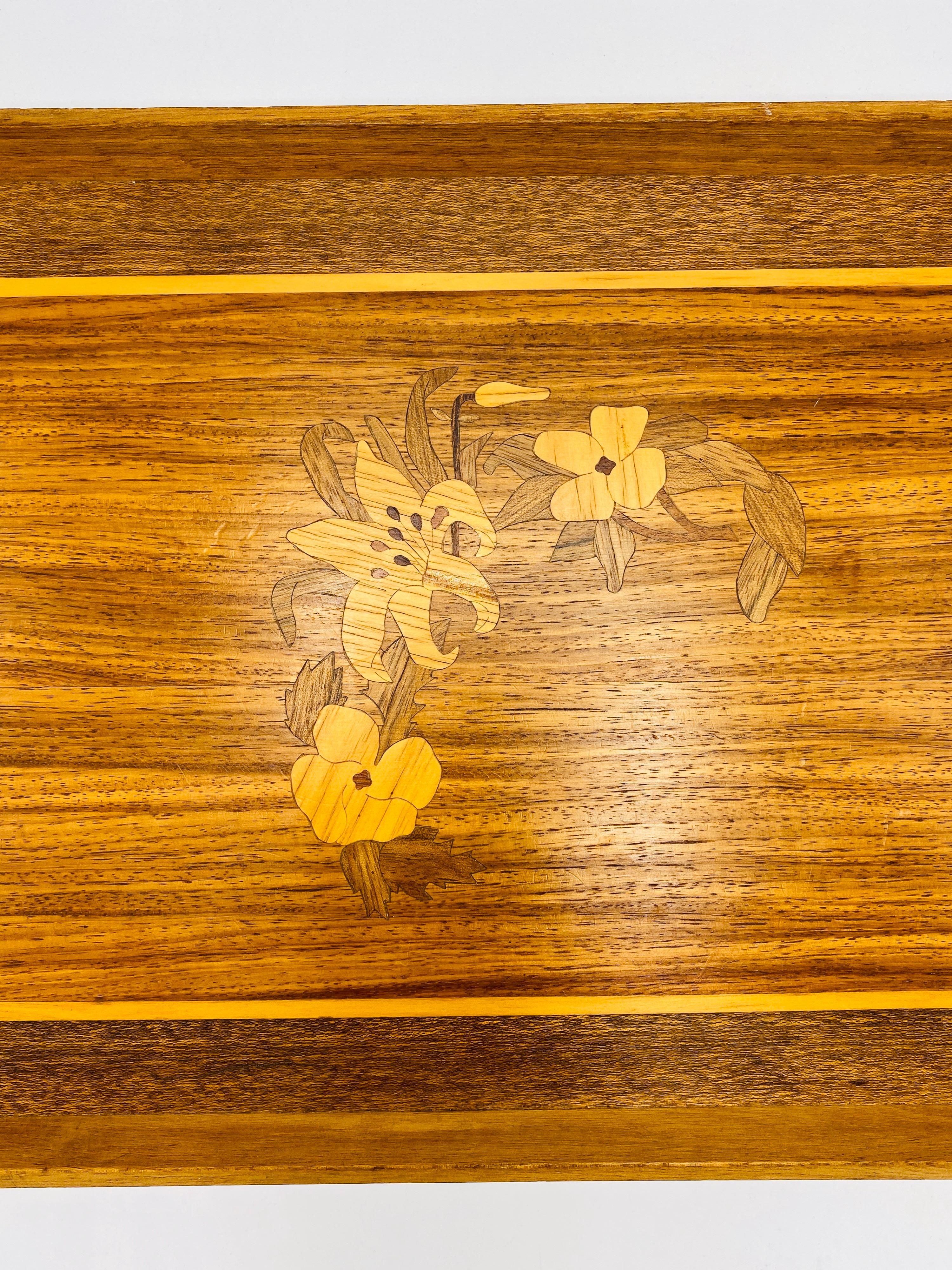 1950s Modern Chinoiserie Walnut Tray with Floral Inlay In Good Condition For Sale In Richmond, VA