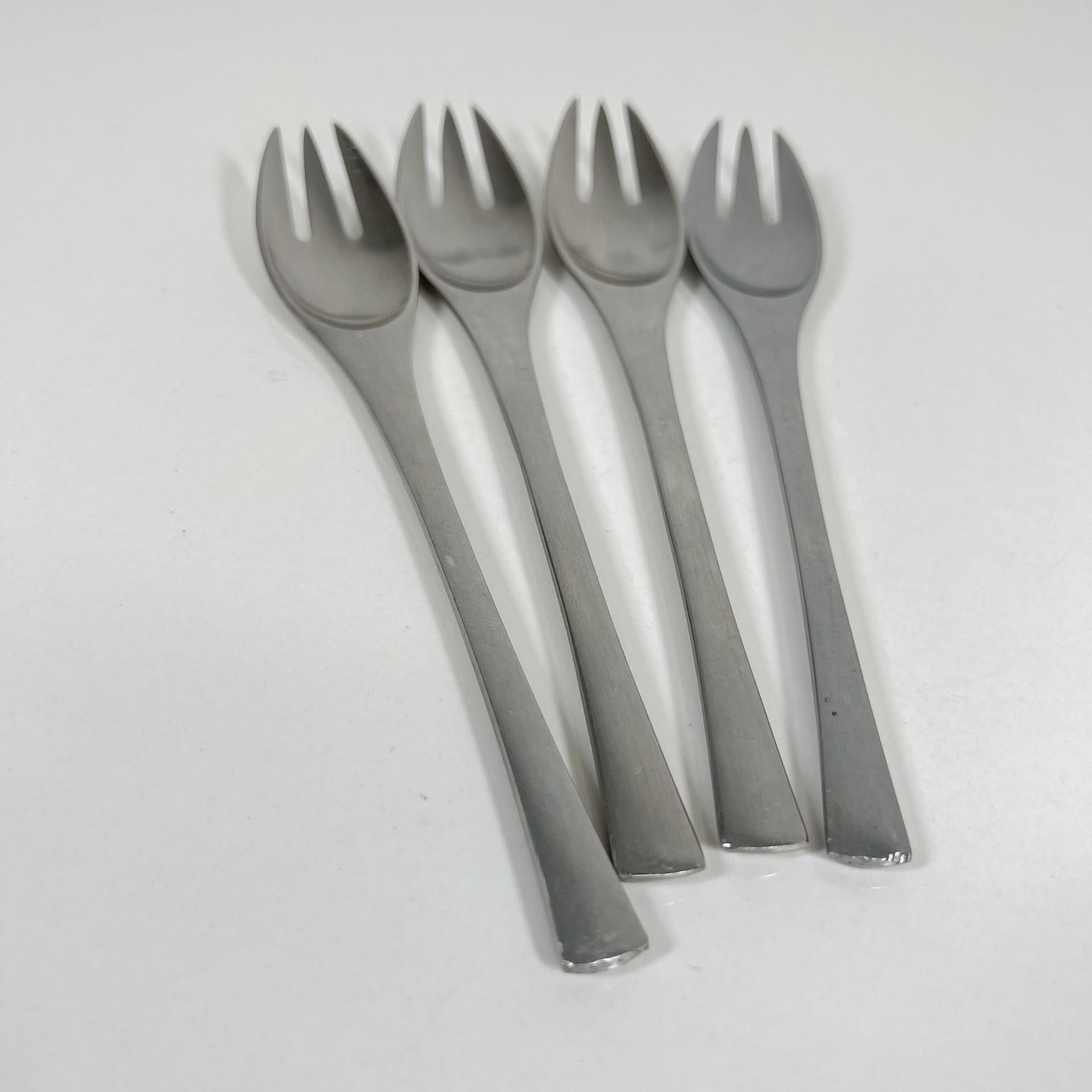 AMBIANIC presents
1950s Vintage Danish Modern Dansk IHQ Set of 4 Forks Odin Germany
Designed by Jens Quistgaard Maker stamped
Stainless Steel
7.88 x 1.25
Preowned with wear and use present
Original unrestored vintage condition.
See all images