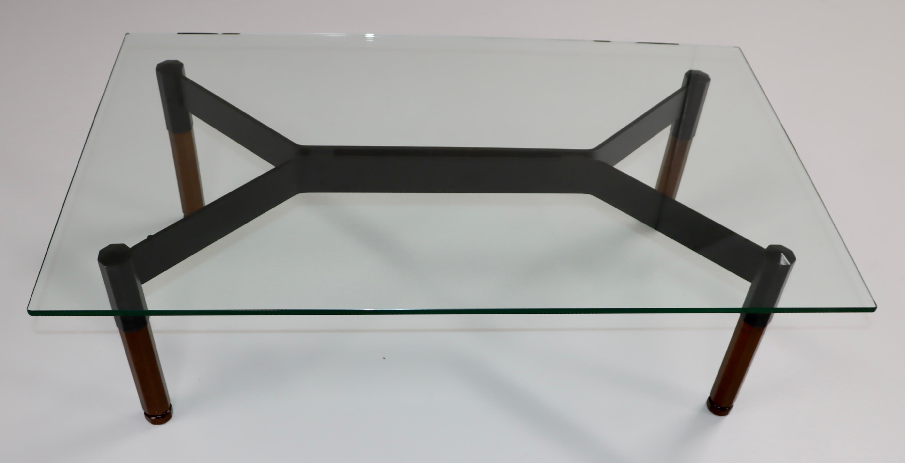 Mid-Century Modern Table basse italienne moderne des années 1950 par Forma Nova  en vente