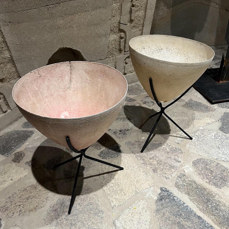 1950s Modern Kimball Aged Fiberglass Bullet Cone Planter Set For Sale