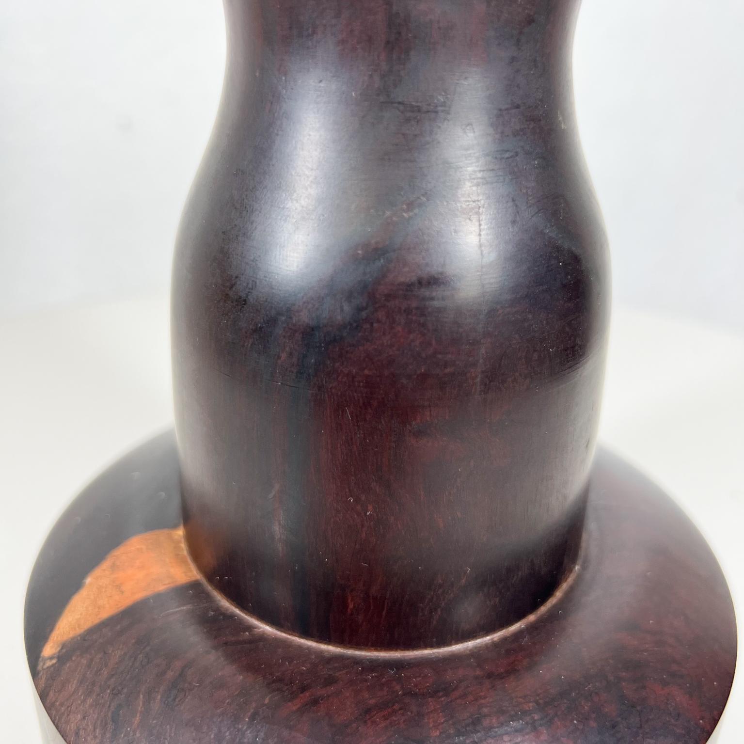 Milieu du XXe siècle Lampe de table sculpturale à fuseau des années 1950 en bois de fer du désert mexicain Palo Fierro en vente