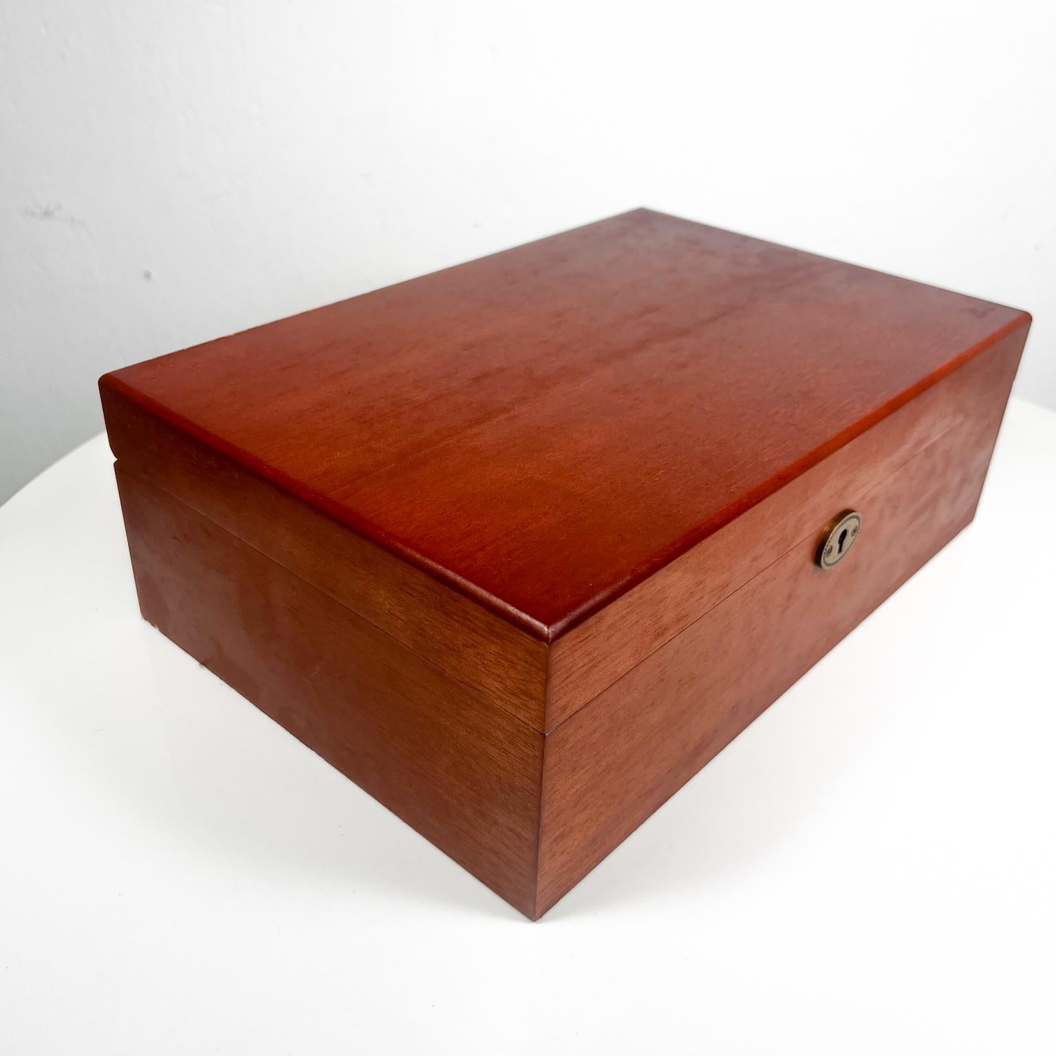 1950s Modern Wood Jewelry Box Felt Sectioned Interior Compartments In Good Condition In Chula Vista, CA