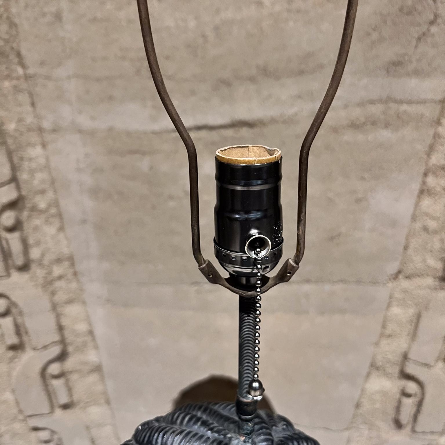 Lampe de table à tête africaine en gesso des années 1950 The Moderns en vente 4