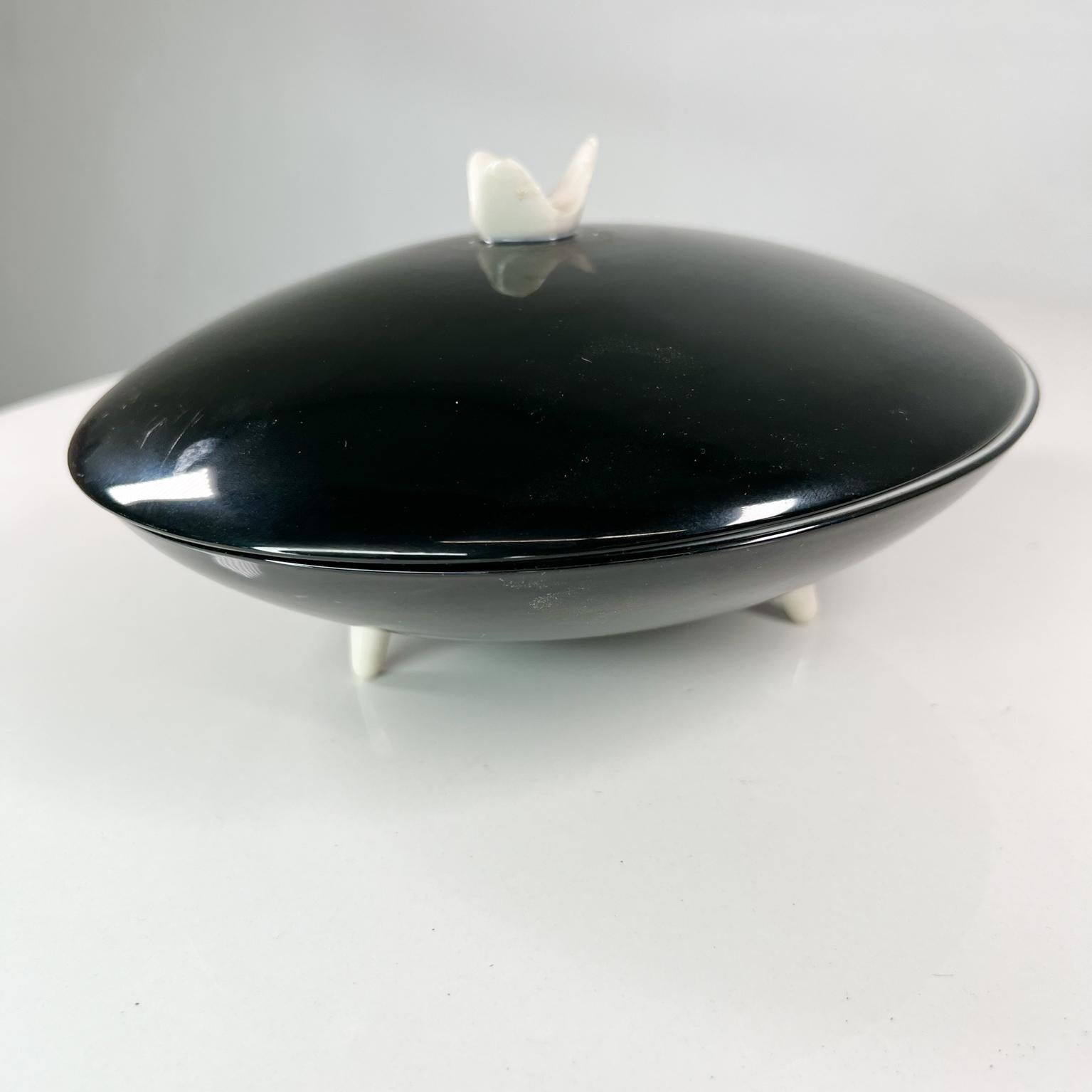 1950s Modernism Contours Art Ware Candy Dish Footed B & W Franciscan Fine China In Good Condition For Sale In Chula Vista, CA