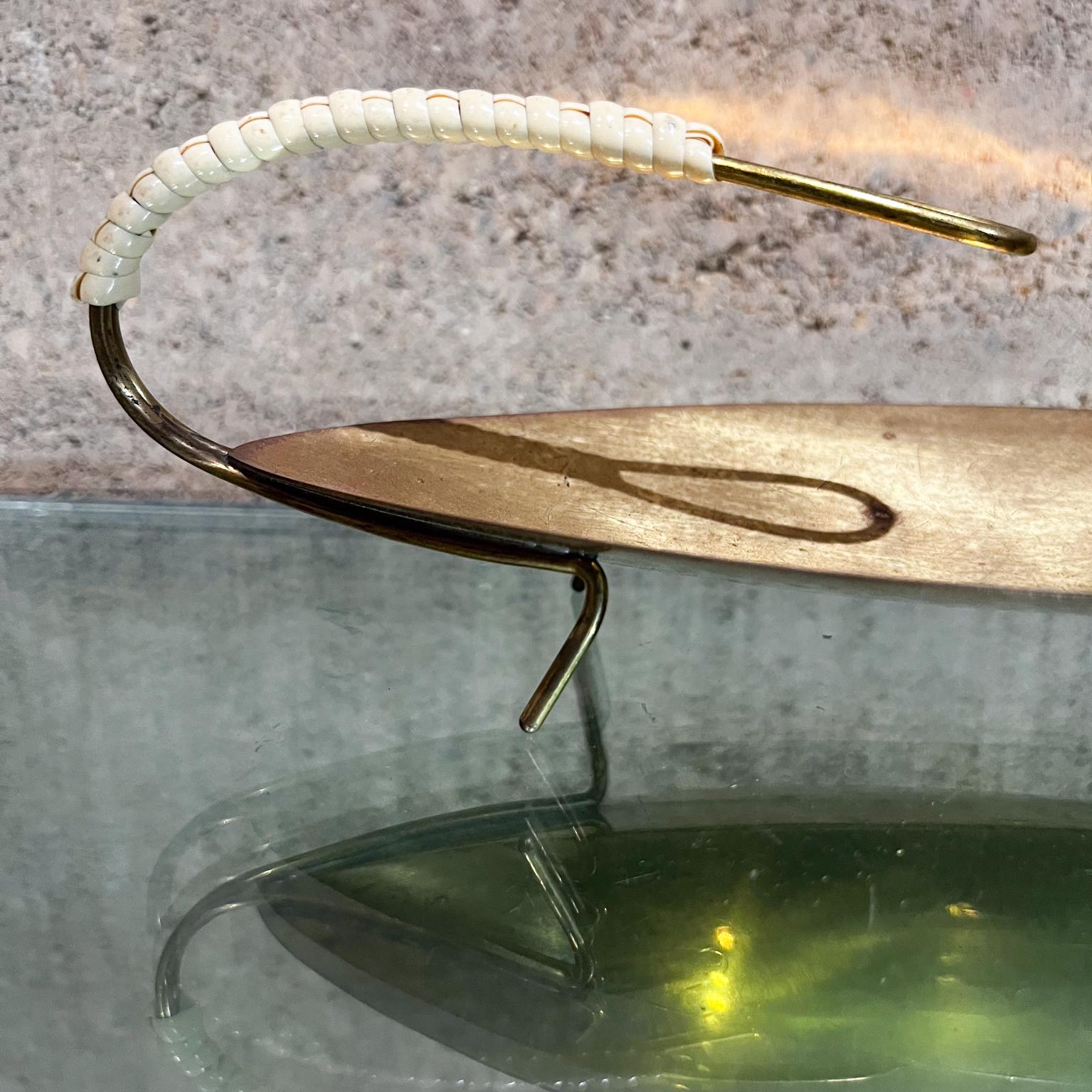 1950s Modernism Sculptural Footed Brass Dish Italy In Good Condition In Chula Vista, CA