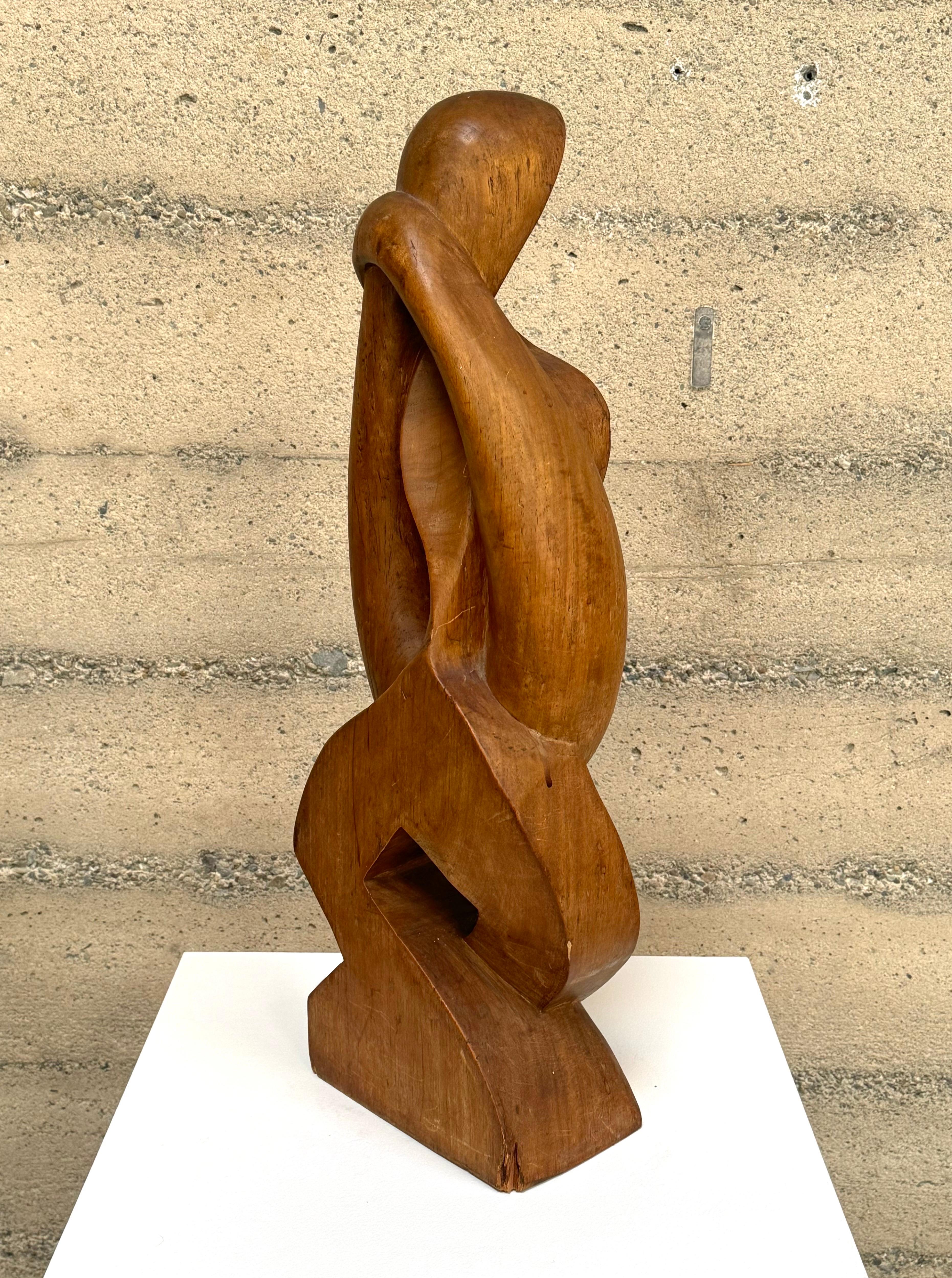 Modernistische abstrakte figurative Holzskulptur der 1950er Jahre im Angebot 2