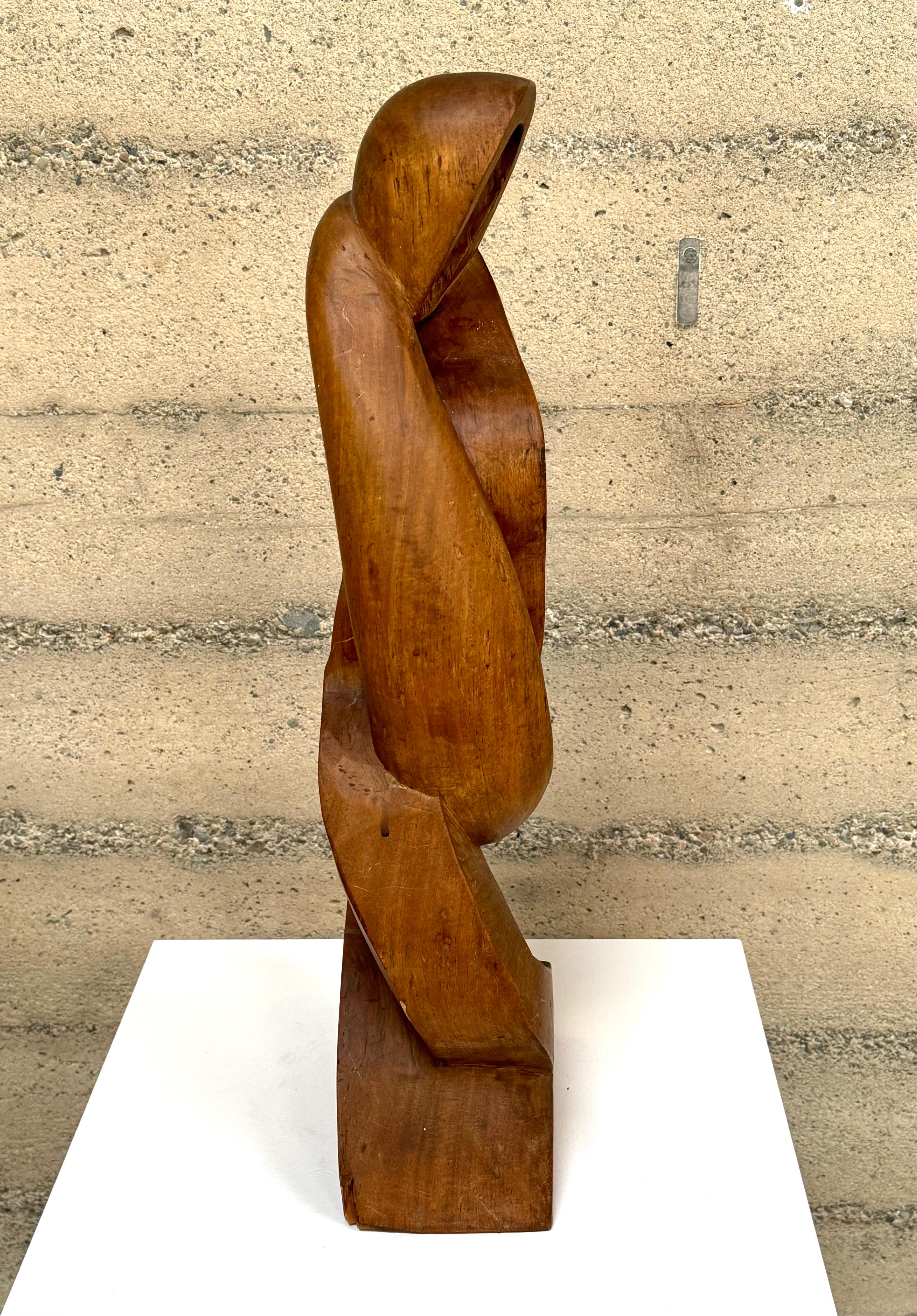 Modernistische abstrakte figurative Holzskulptur der 1950er Jahre im Angebot 1