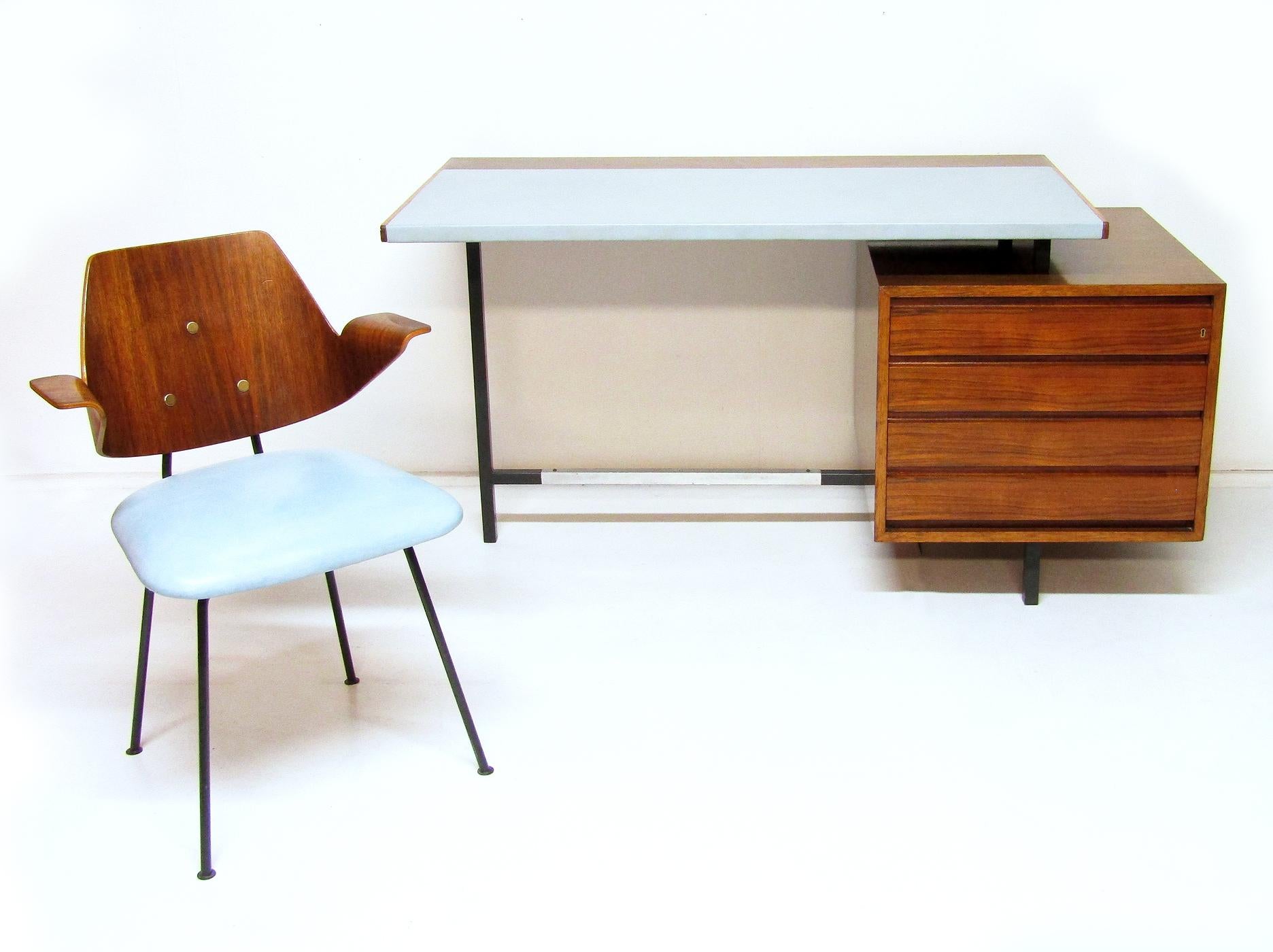 1950s Modernist Desk & Chair Set in Walnut & Leather by Robin Day for Hille 8