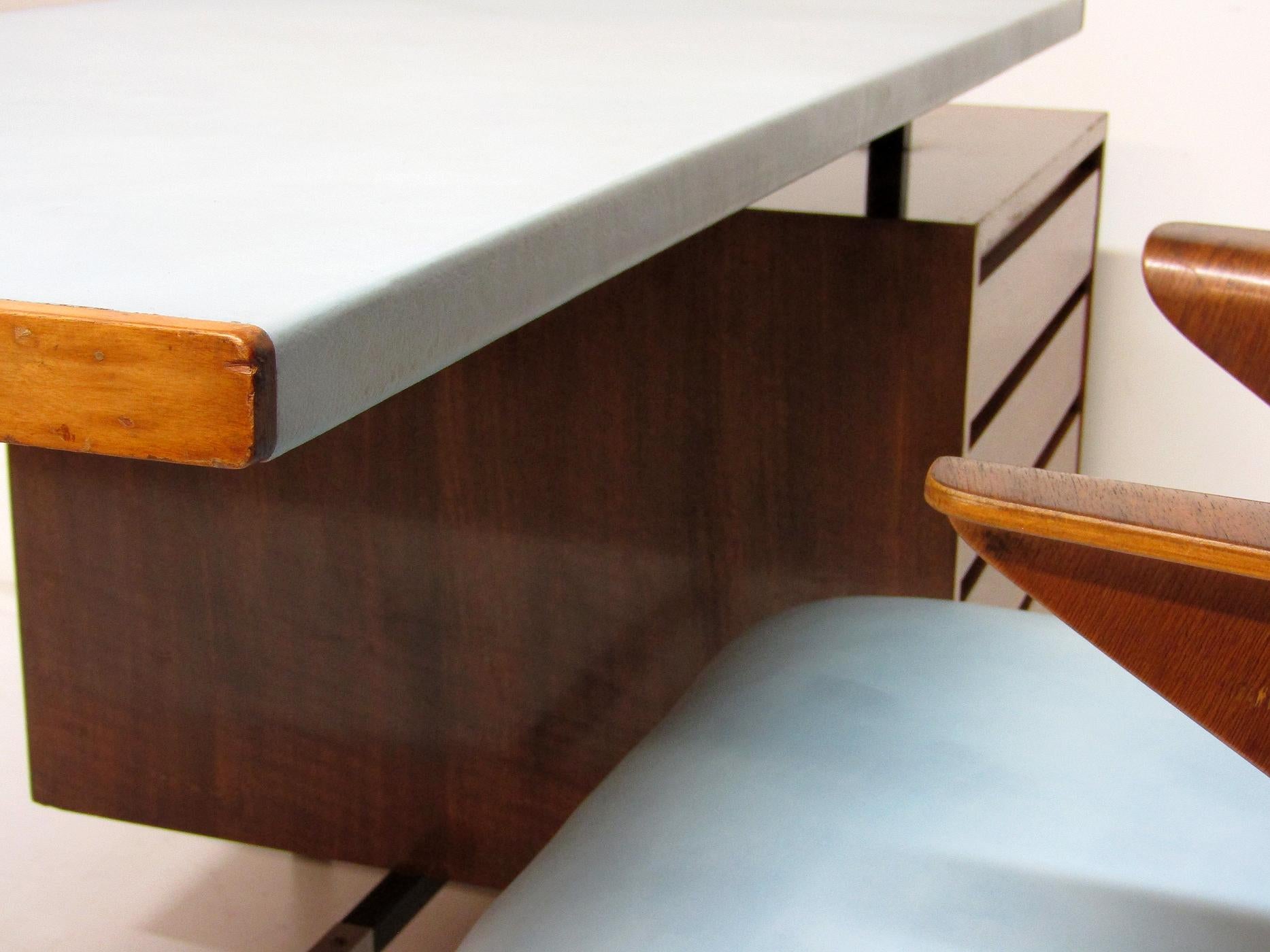 1950s Modernist Desk & Chair Set in Walnut & Leather by Robin Day for Hille 10