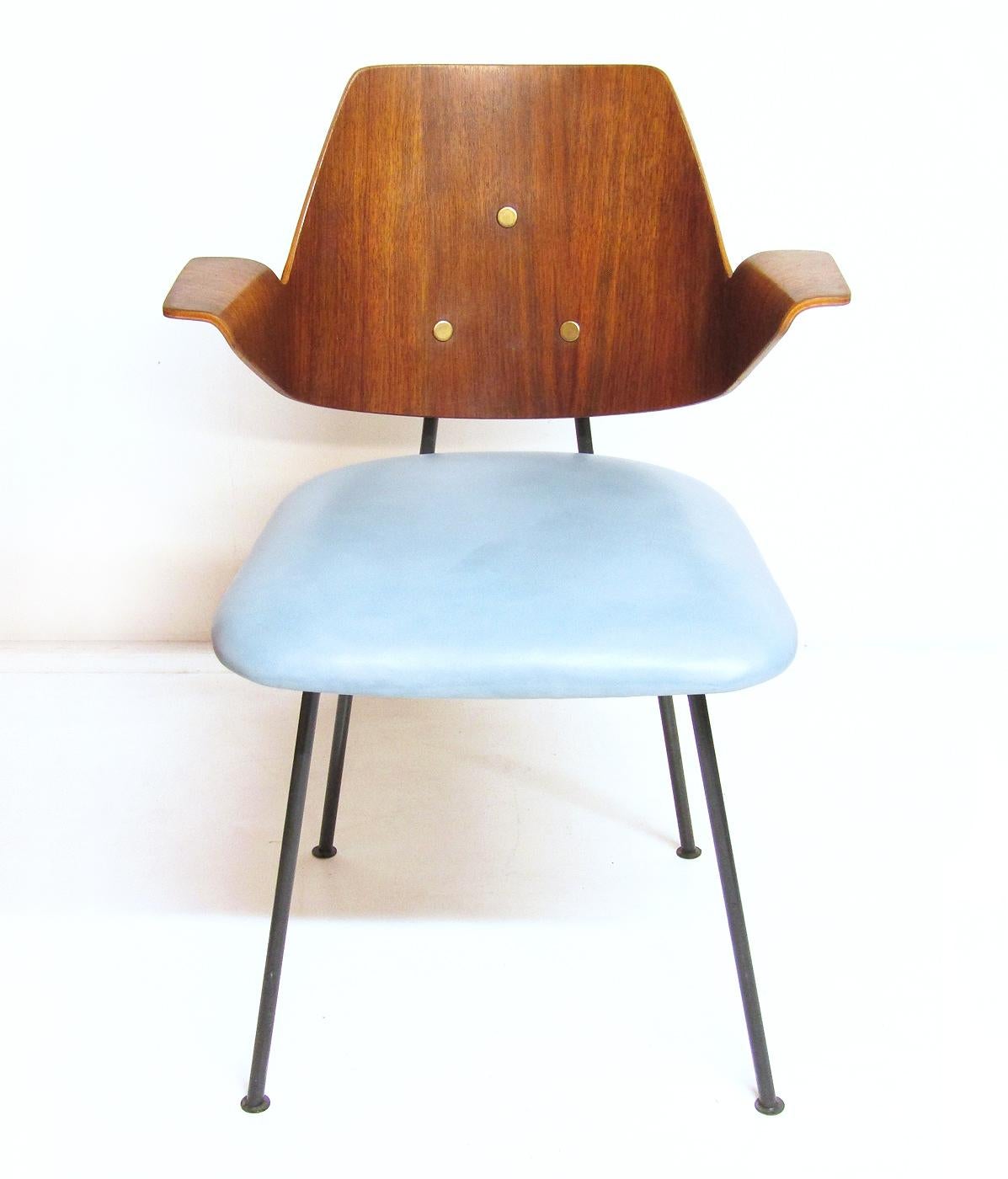 1950s Modernist Desk & Chair Set in Walnut & Leather by Robin Day for Hille 1