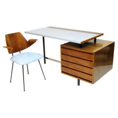 1950s Modernist Desk & Chair Set in Walnut & Leather by Robin Day for Hille