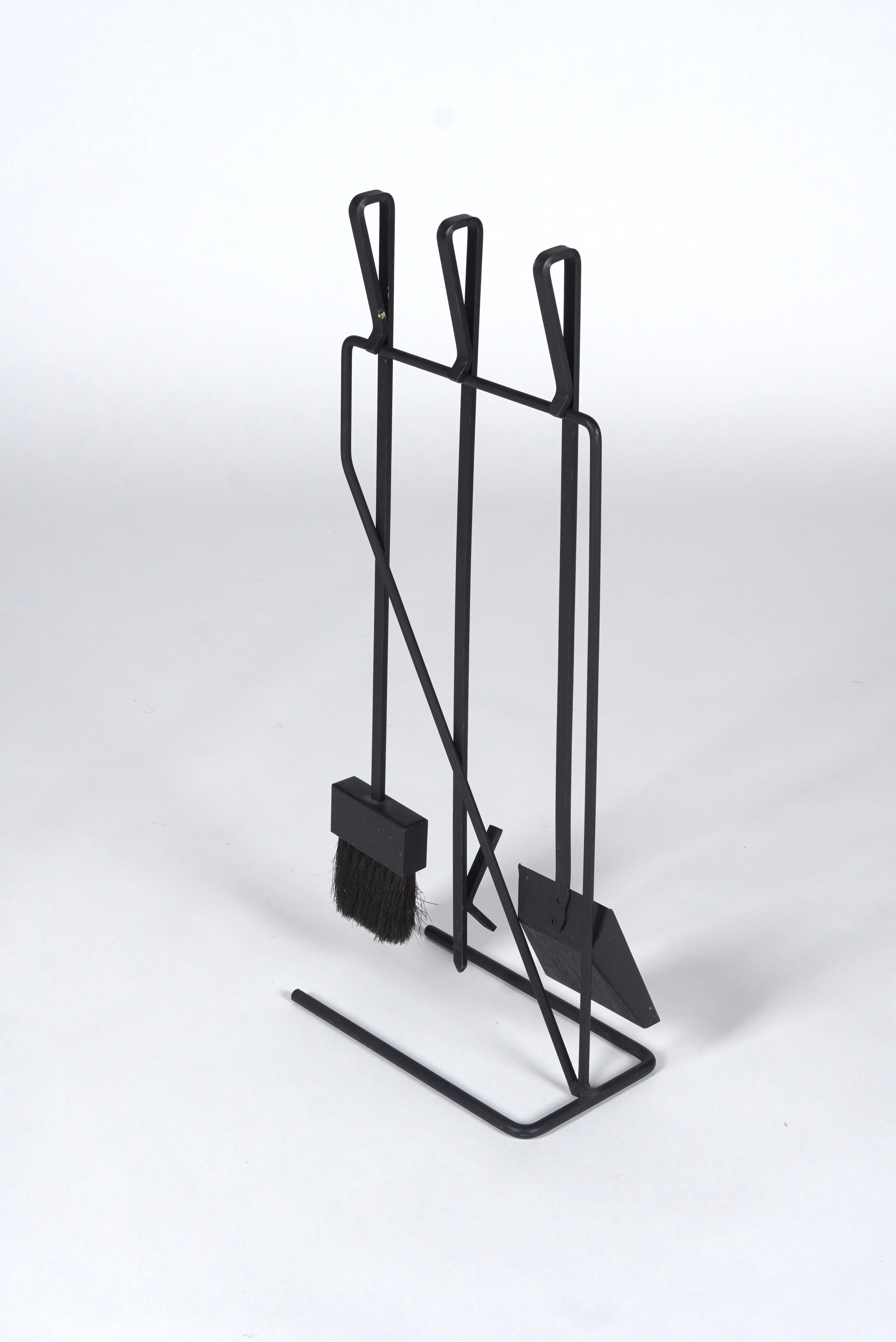 Modernistischer Kamin-/Feuerwerkzeug aus Schmiedeeisen, 1950er Jahre (amerikanisch) im Angebot