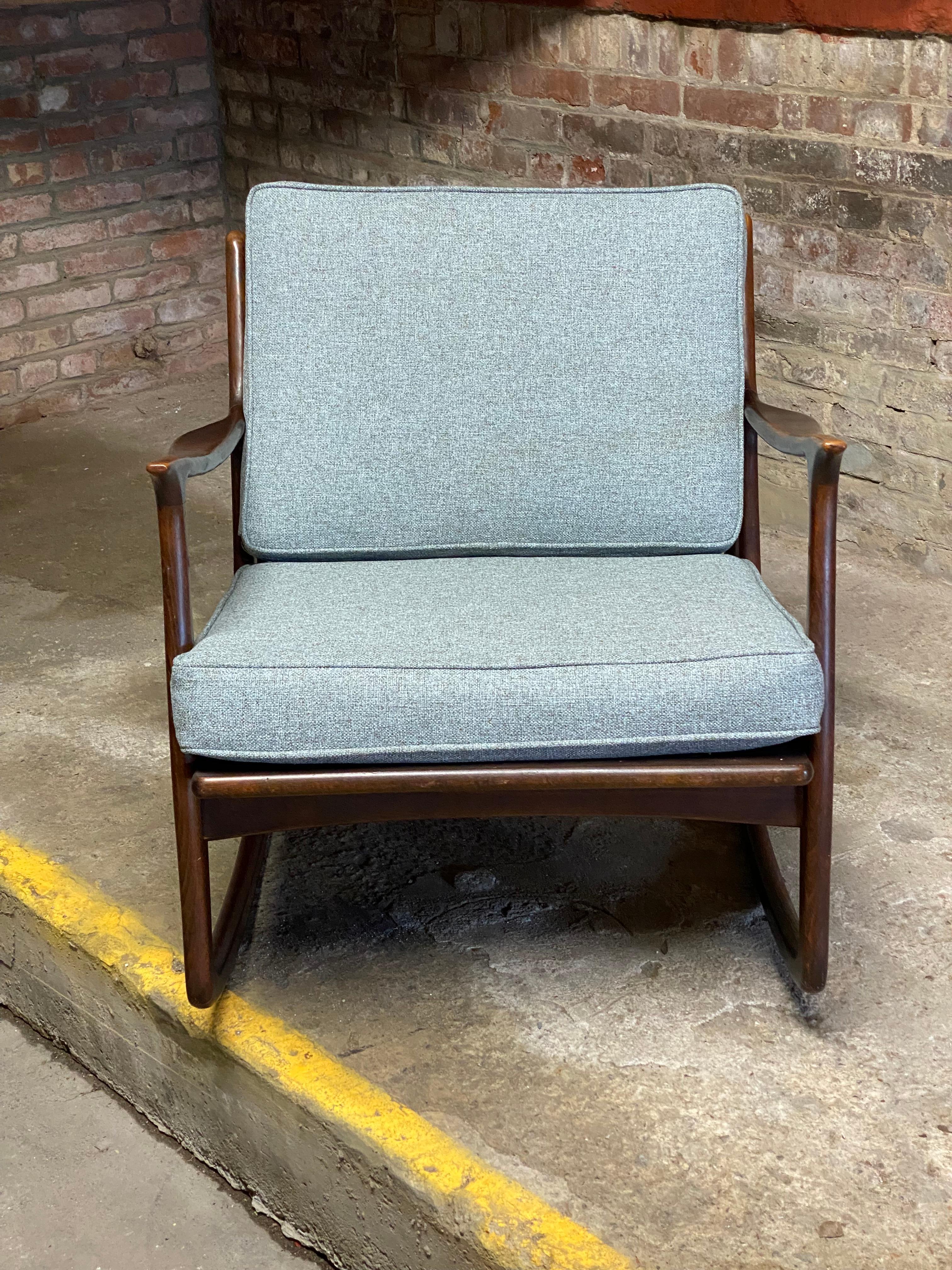 1950s Modernist Italian Walnut Rocking Chair In Good Condition In Garnerville, NY