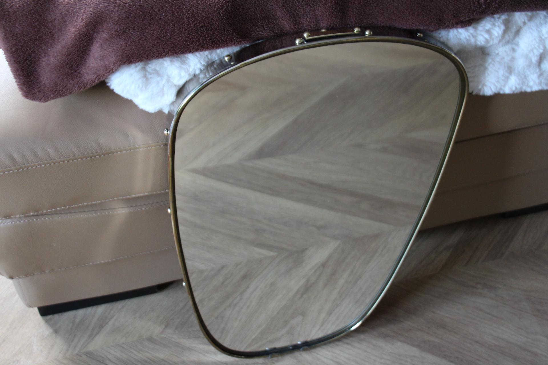 Ottone Specchio da parete modernista in ottone e cromo degli anni '50, stile Gio Ponti in vendita