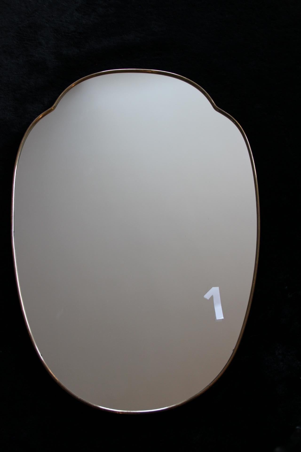 Mid-Century Modern 1950's Modernist Shaped Brass Wall Mirror , Gio Ponti Style en vente