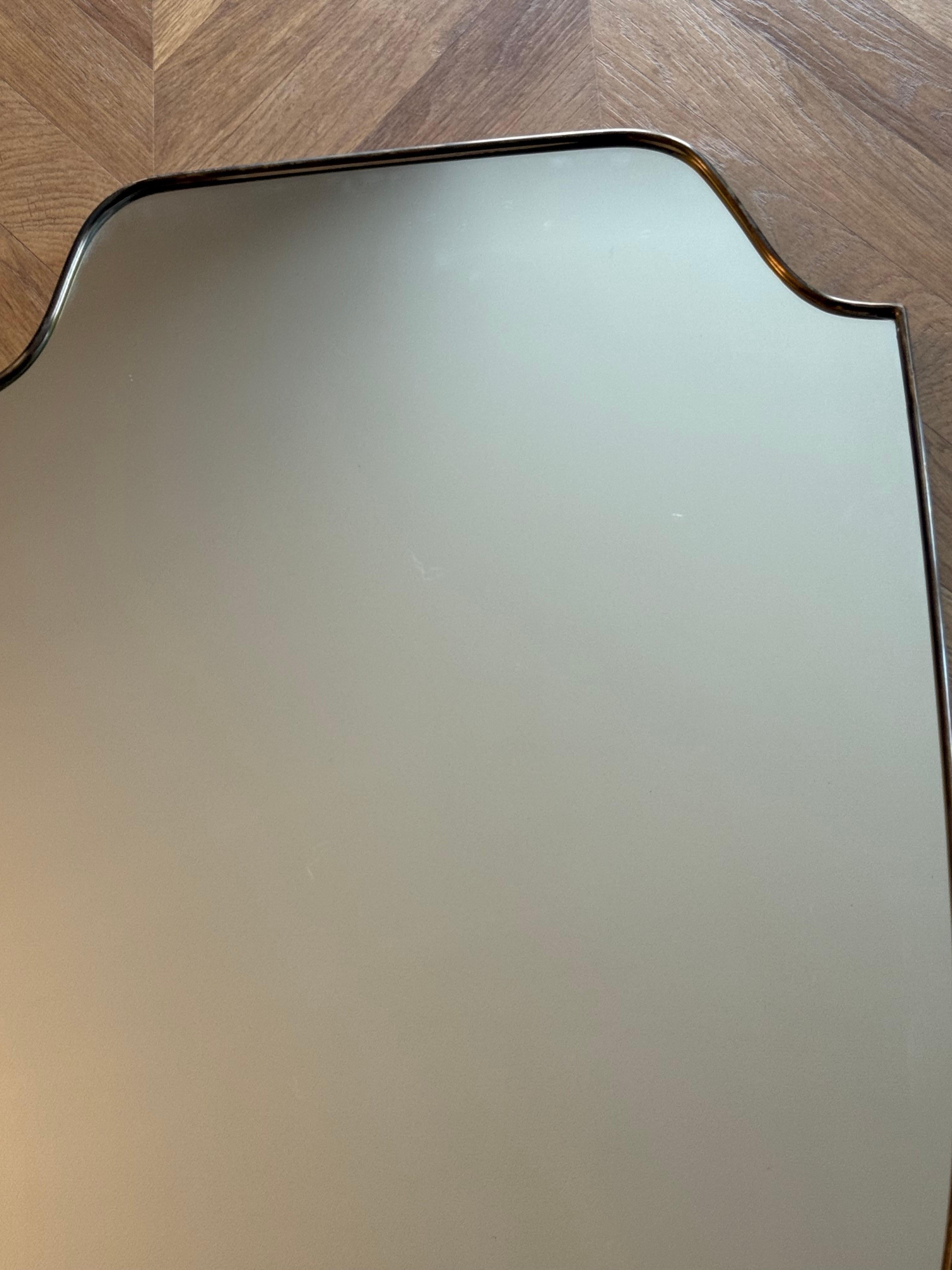 Mid-Century Modern 1950's Modernist Shaped Brass Wall Mirror , Gio Ponti Style en vente