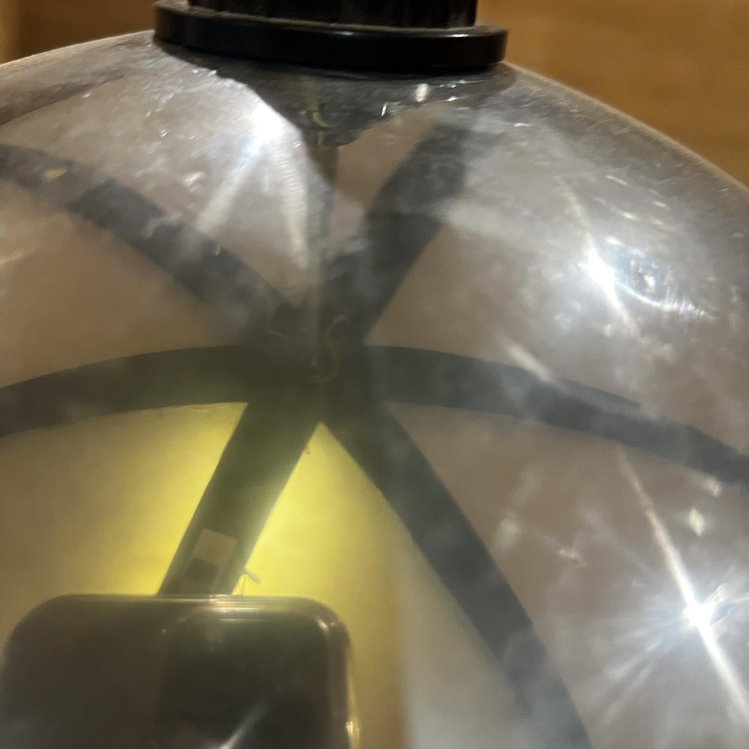Mid-Century Modern 1950s Modernist Space Age Silver Dome Suspension Lamp en vente