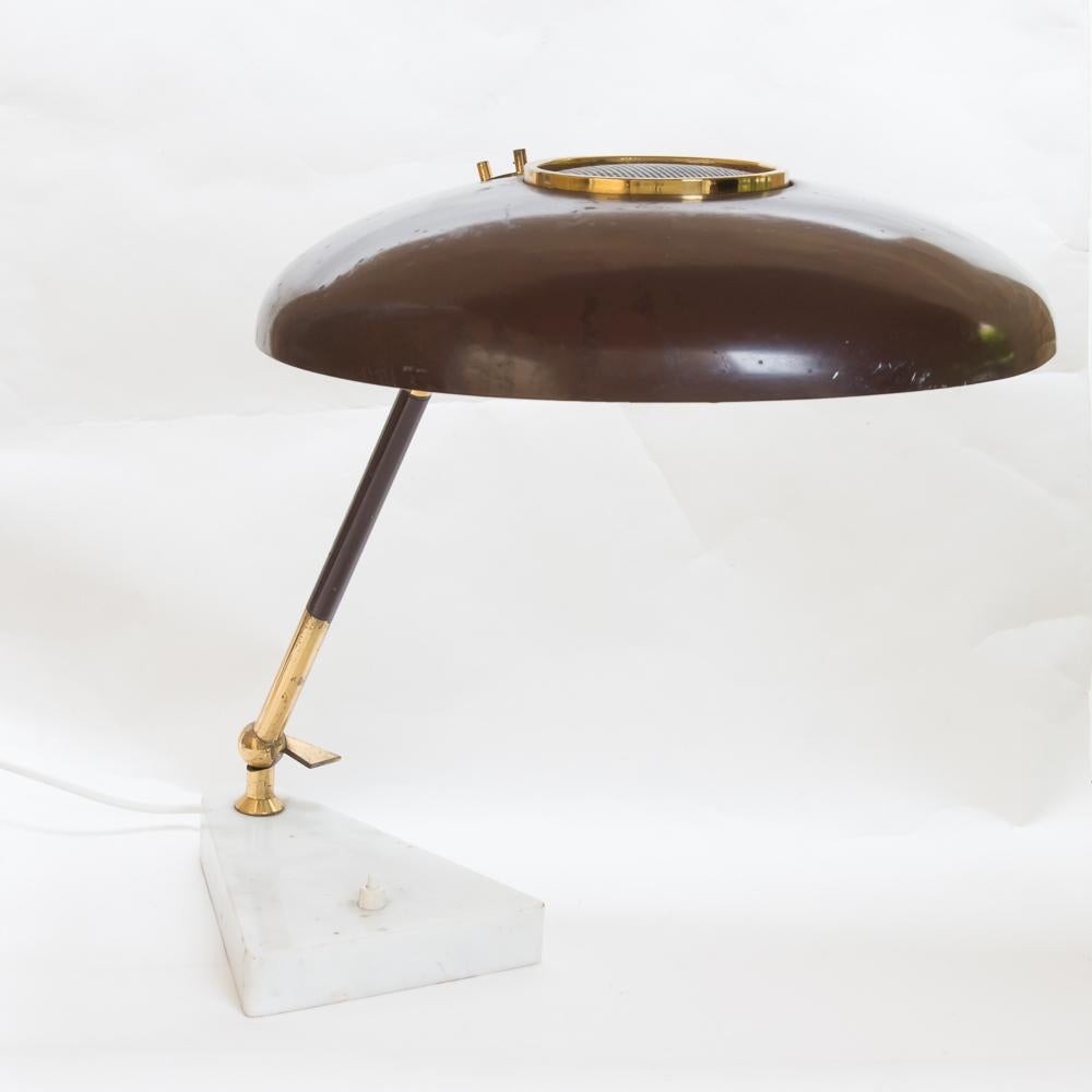 lampe de table/de bureau moderniste des années 1950:: design italien par Stilux:: abat-jour brun chocolat en vente 1