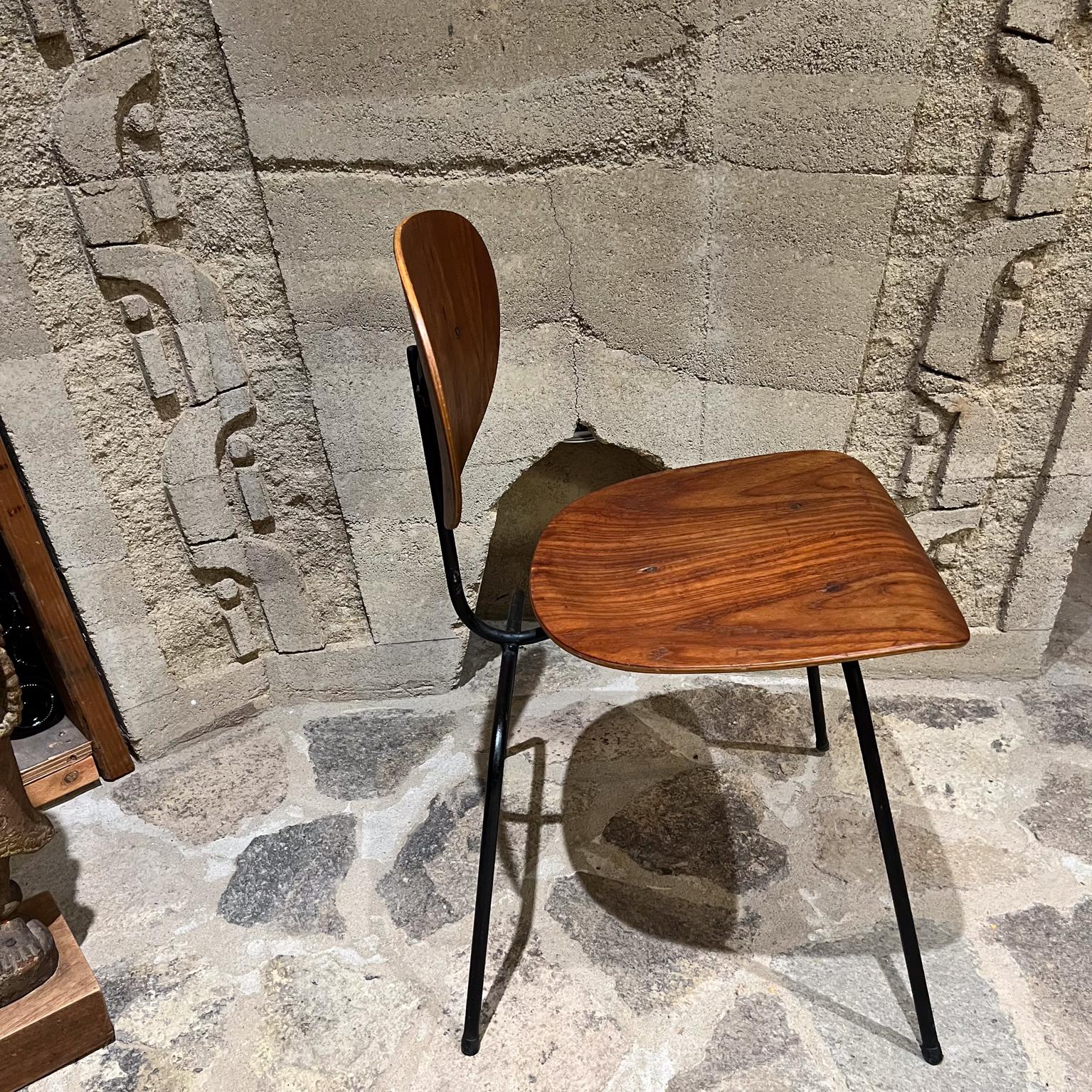 Mid-Century Modern 1950s Molded Bent Plywood Chair Metal Base Eames Style For Sale