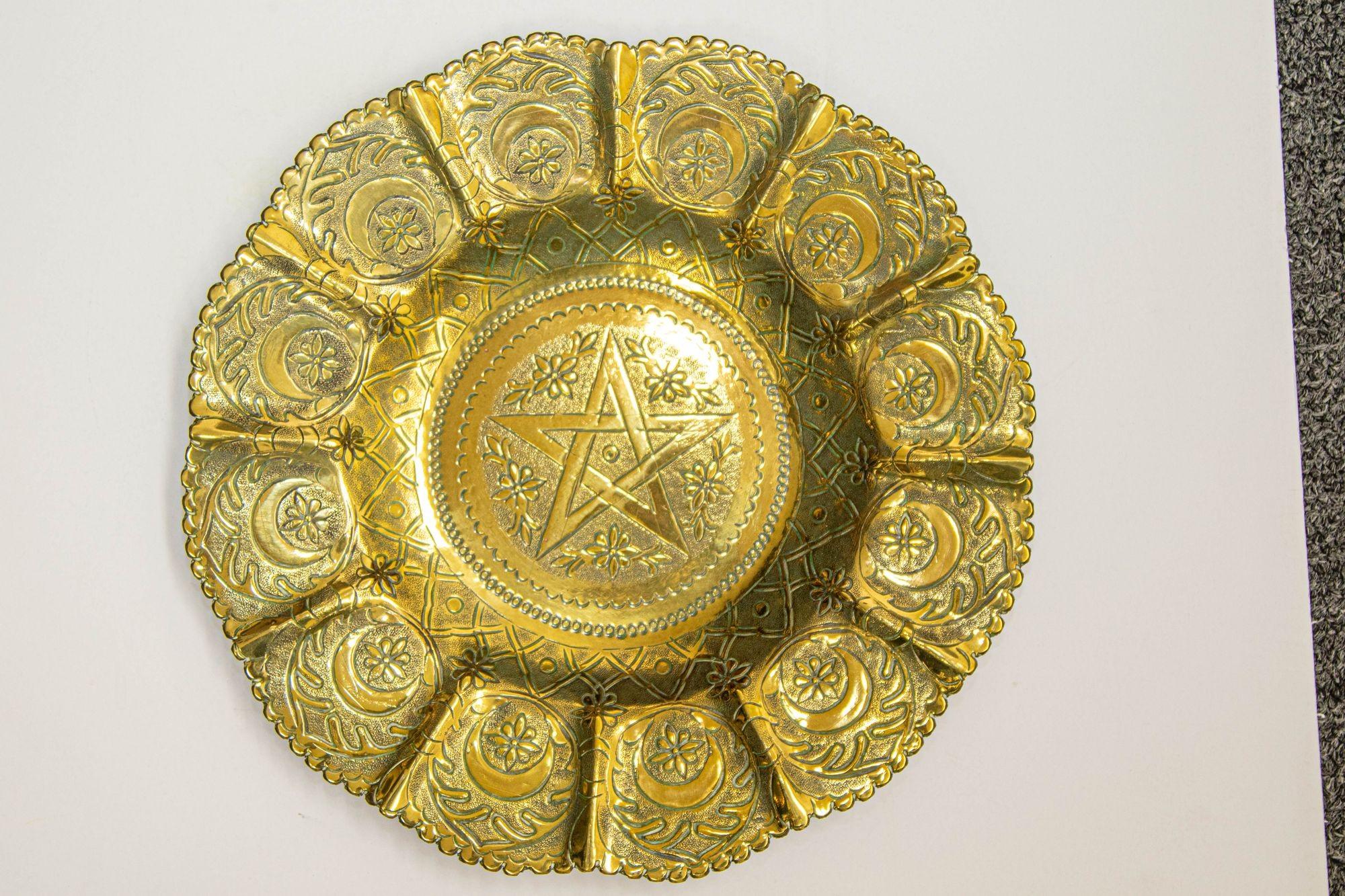 Islamic 1950s Moroccan Brass Tray with Star and Moon Pattern 13 in. Diameter For Sale