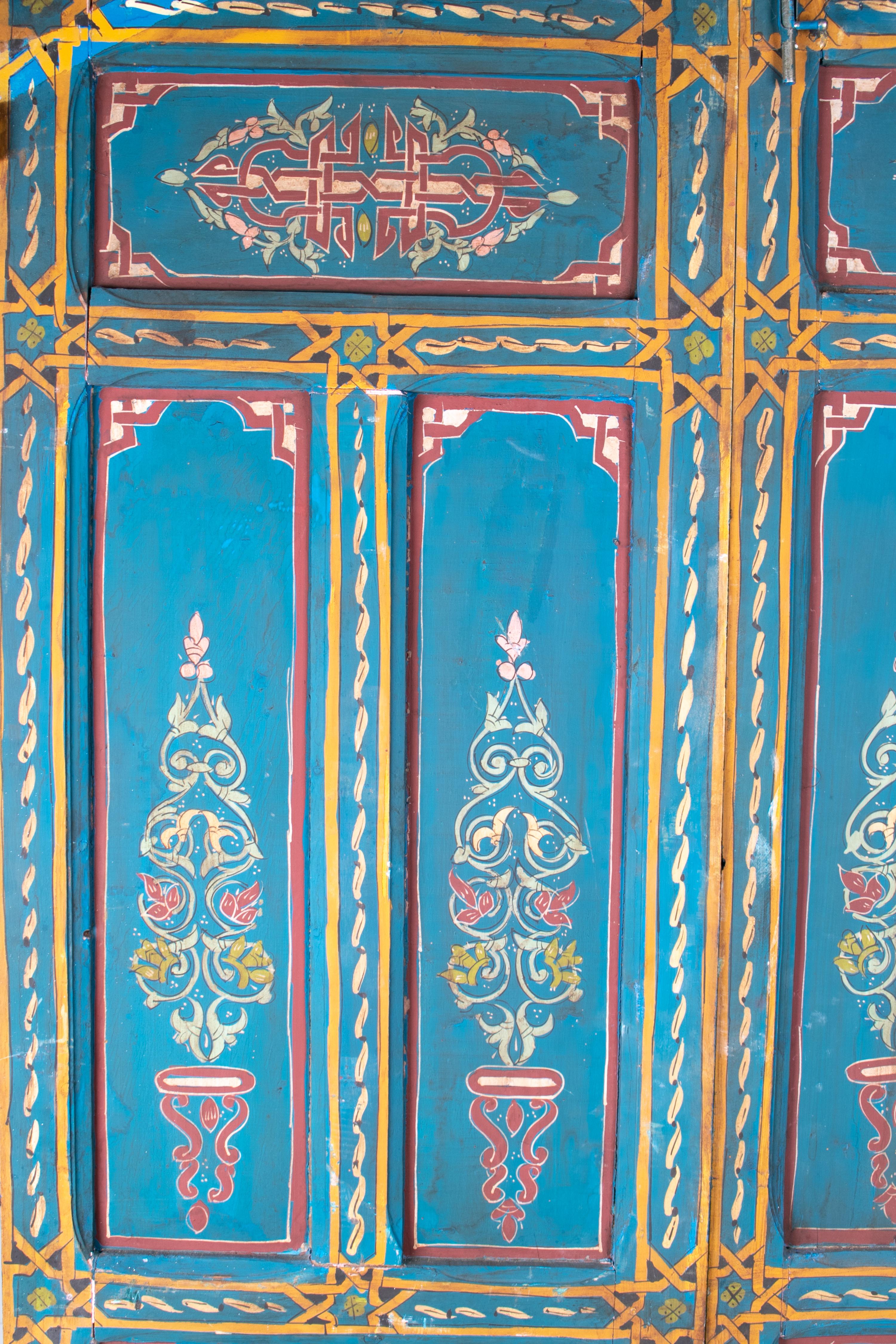 1950s Moroccan Hand Painted Two-Leaf Door with Iron Lock 3